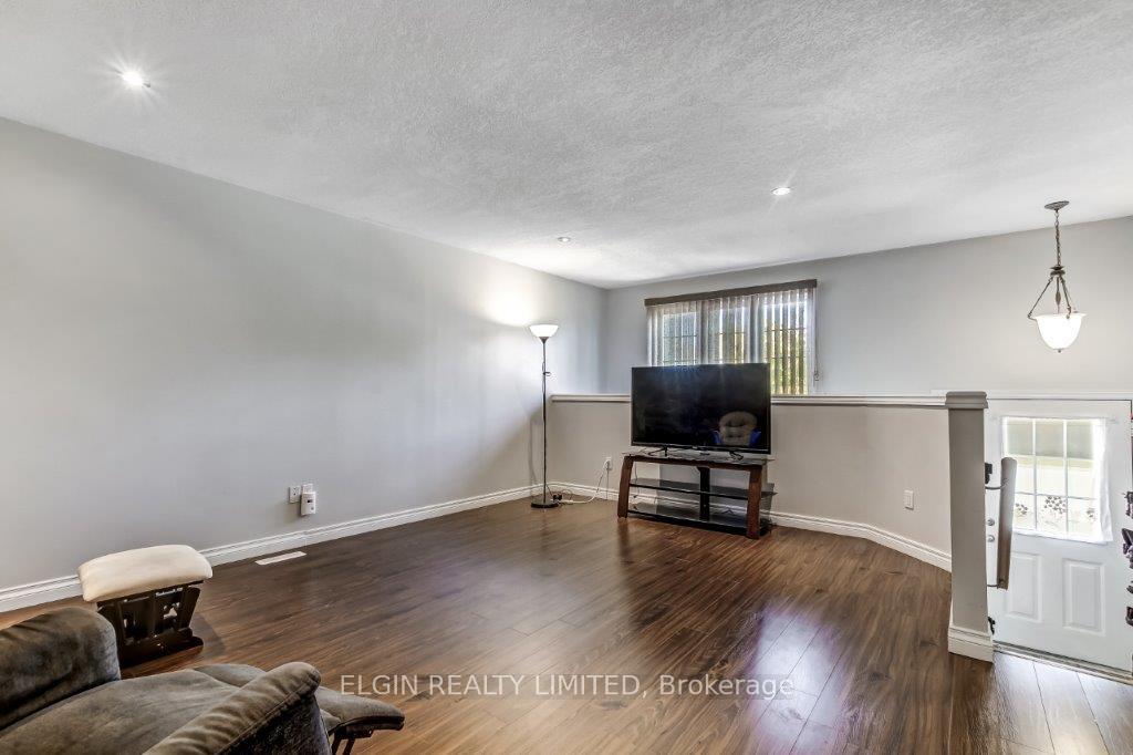 Photo 10 of 534 Highview Drive, St. Thomas — HOMEH