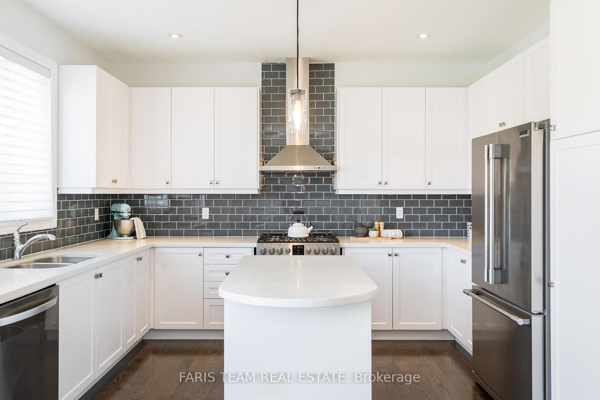 Photo 5 of 14 Marks Road, Springwater, Centre Vespra — HOMEH