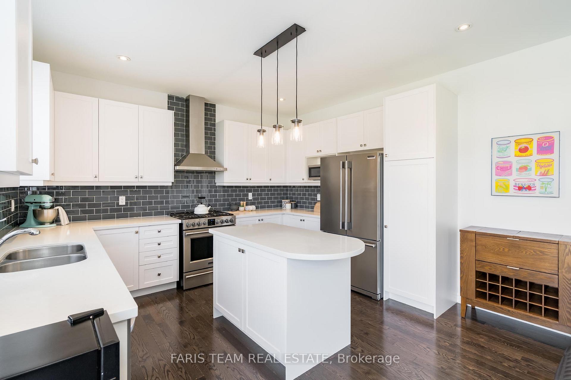 Photo 6 of 14 Marks Road, Springwater, Centre Vespra — HOMEH