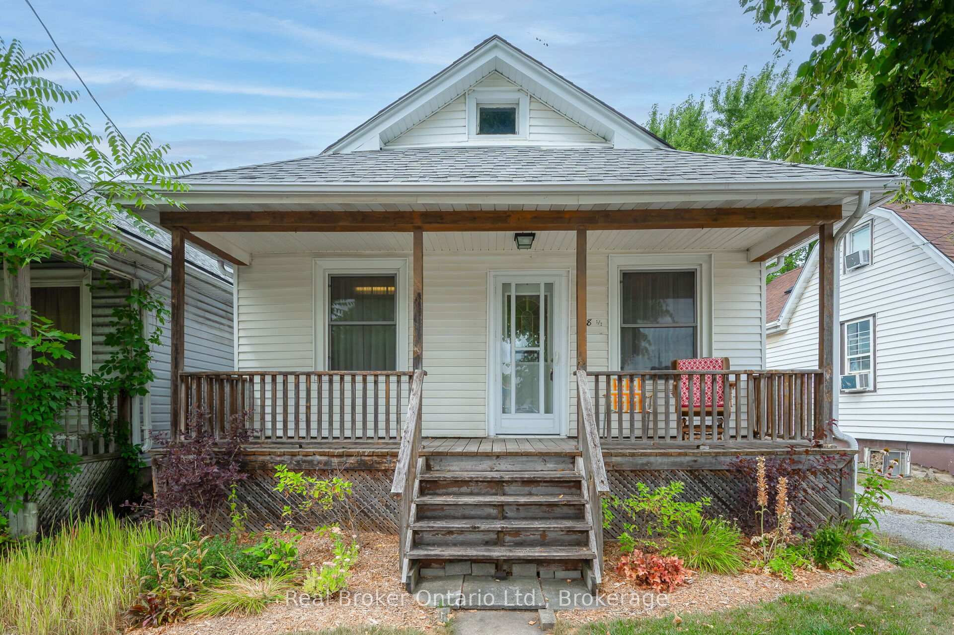 Photo 1 of 28-1/2 Pelham Road, St. Catharines, Western Hill — HOMEH