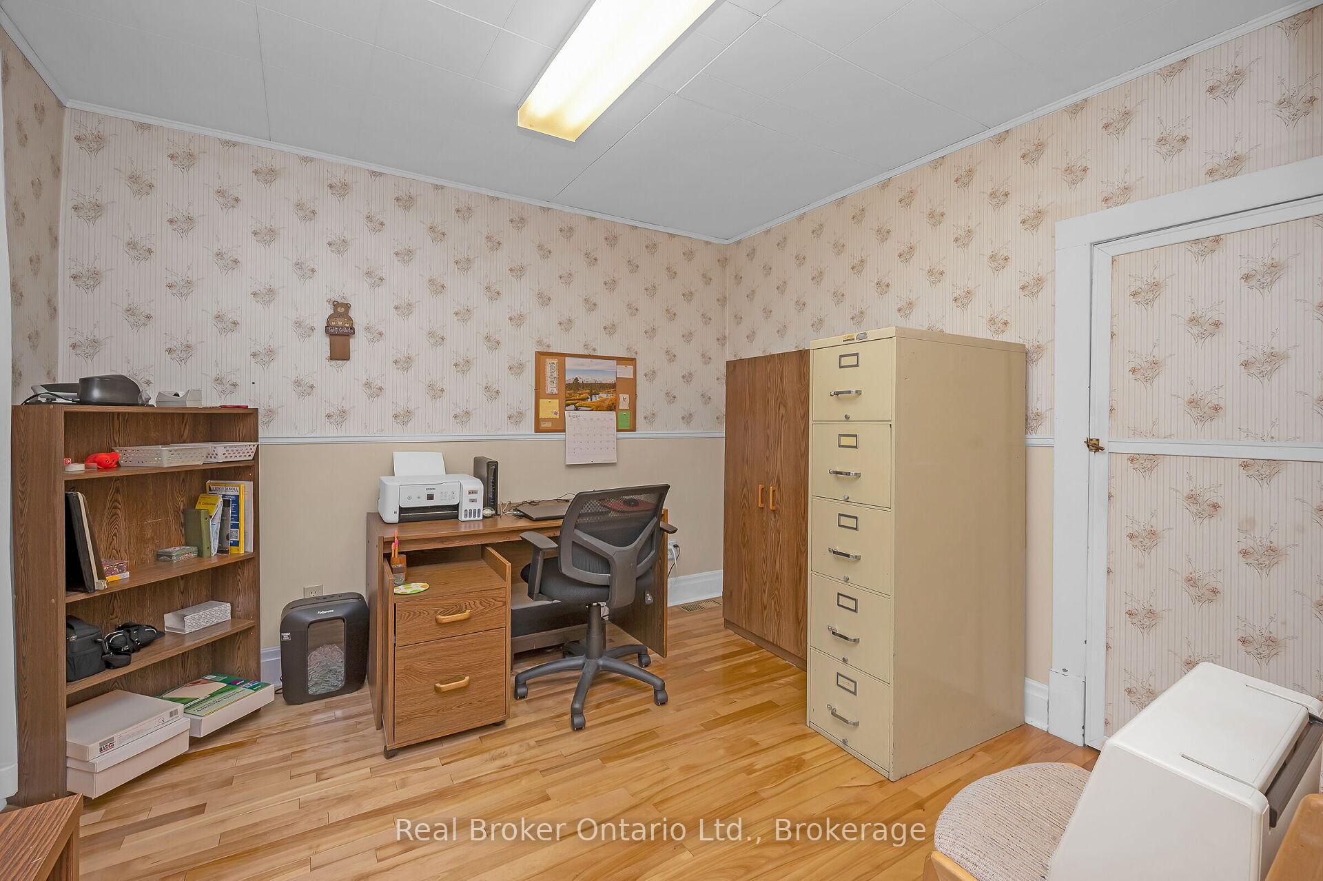Photo 8 of 28-1/2 Pelham Road, St. Catharines, Western Hill — HOMEH
