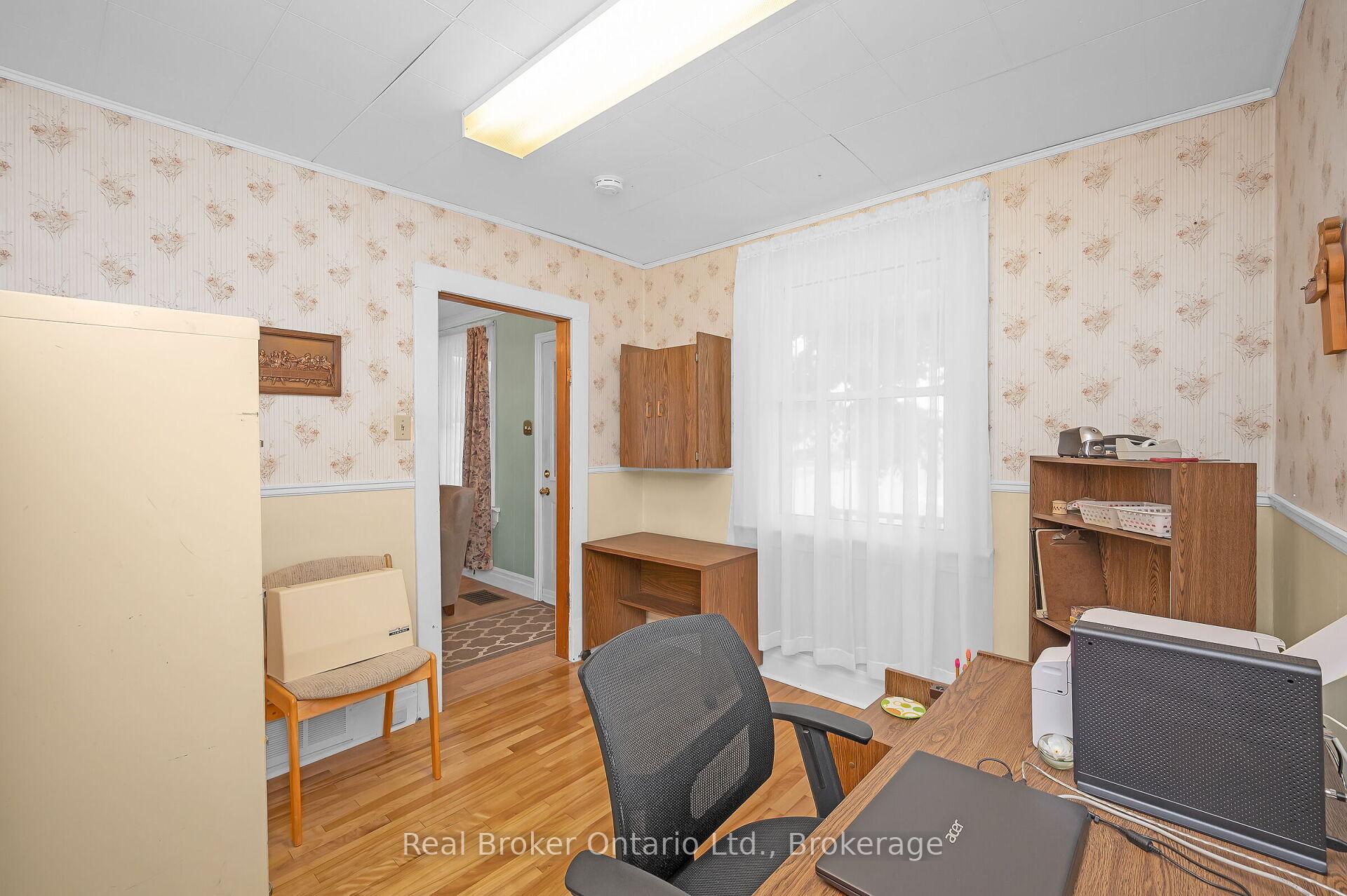 Photo 9 of 28-1/2 Pelham Road, St. Catharines, Western Hill — HOMEH