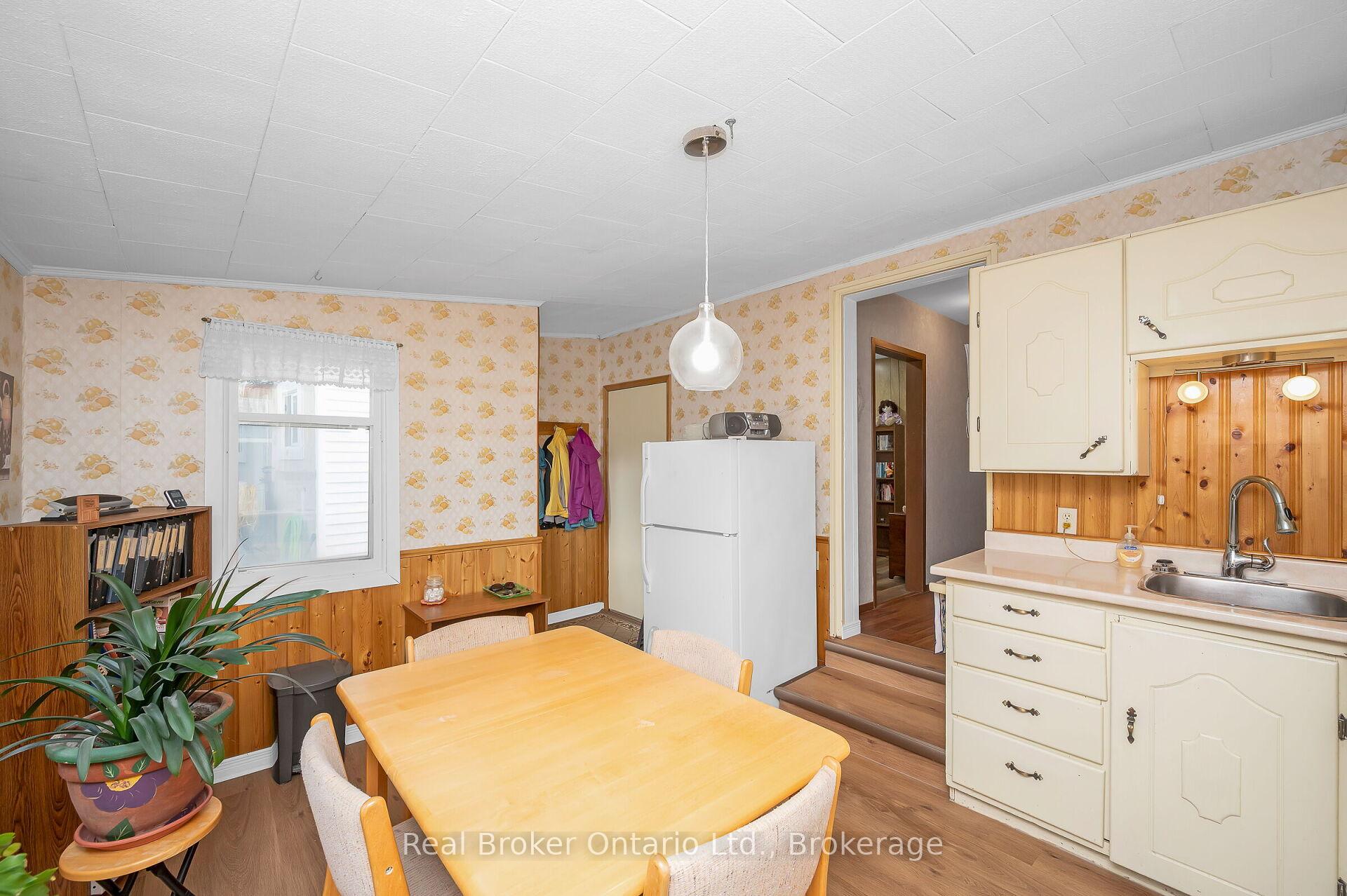 Photo 15 of 28-1/2 Pelham Road, St. Catharines, Western Hill — HOMEH
