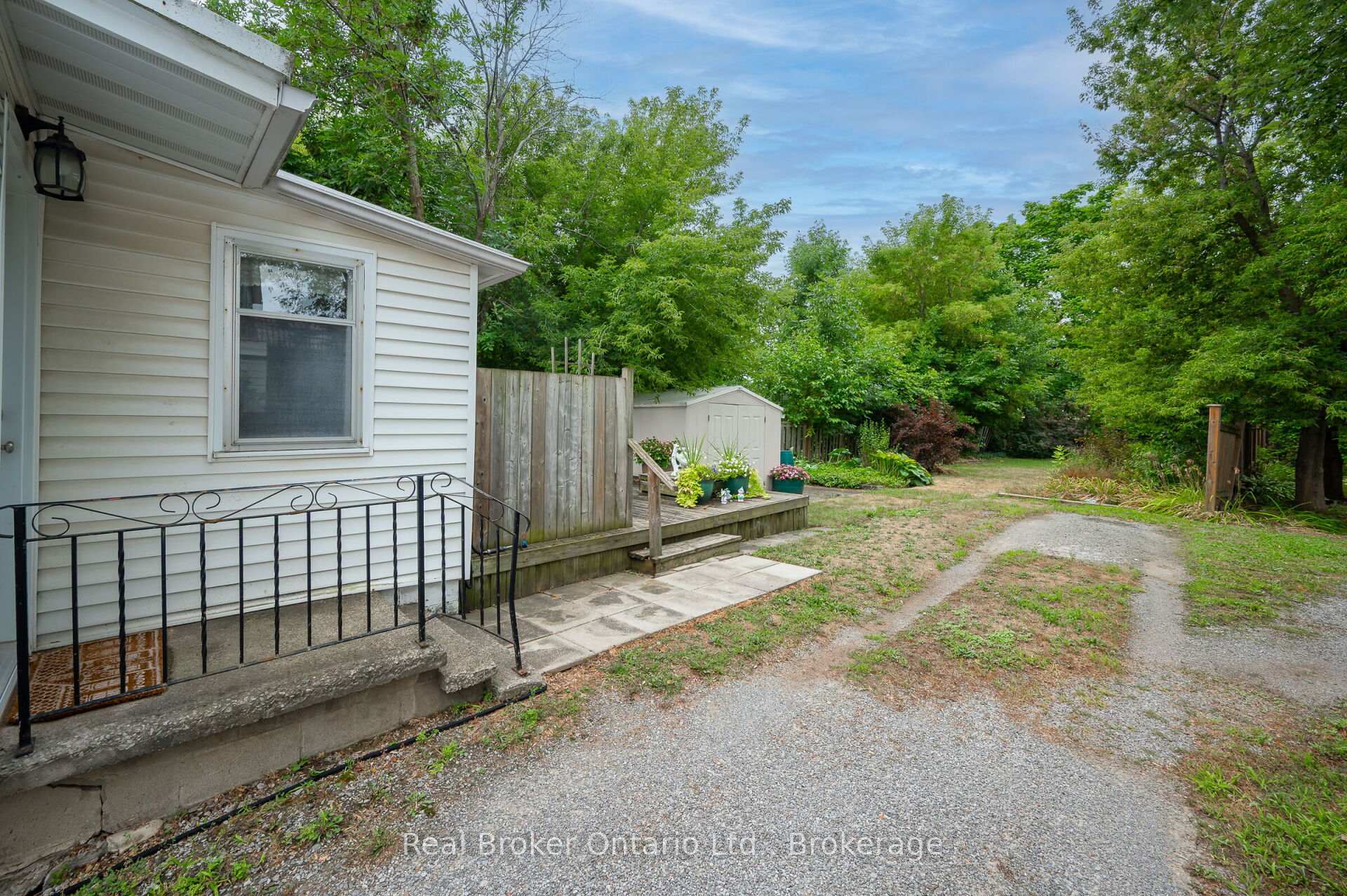 Photo 17 of 28-1/2 Pelham Road, St. Catharines, Western Hill — HOMEH