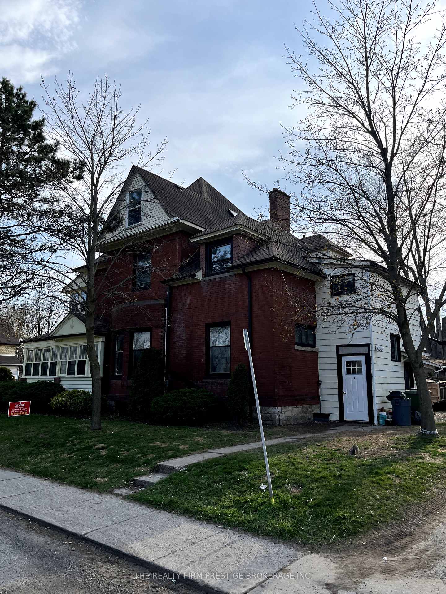 Photo 5 of 19 Scott Street, St. Thomas — HOMEH