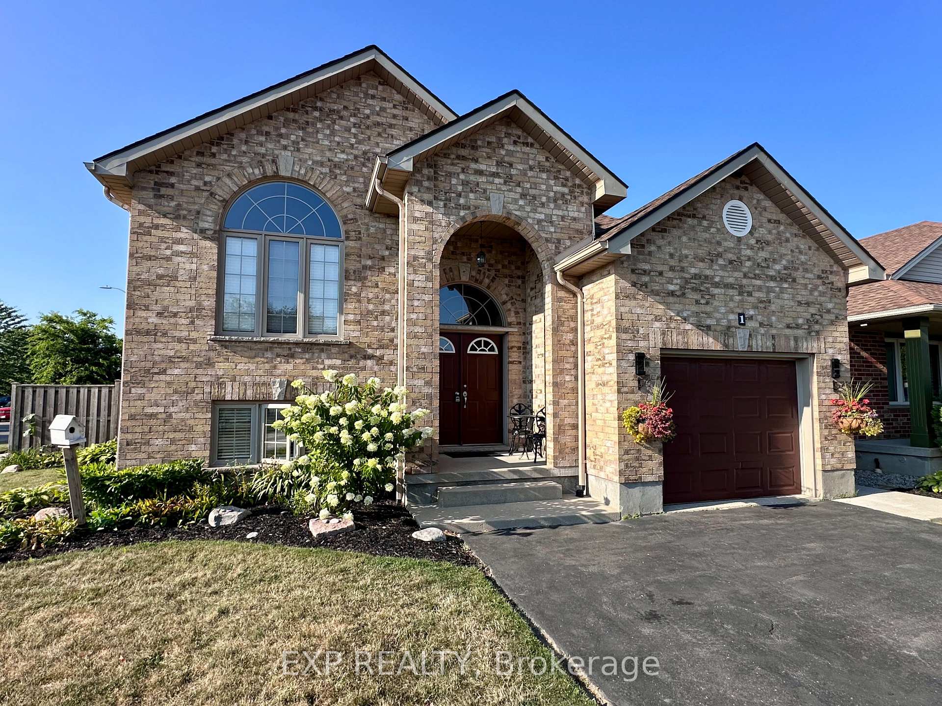 Photo 1 of 1 Falconridge Court, St. Thomas — HOMEH