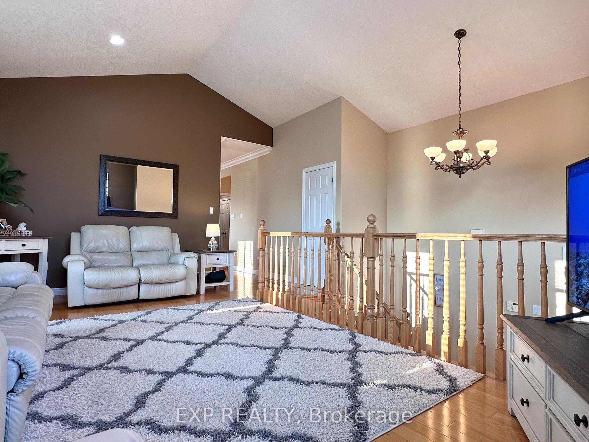 Photo 9 of 1 Falconridge Court, St. Thomas — HOMEH