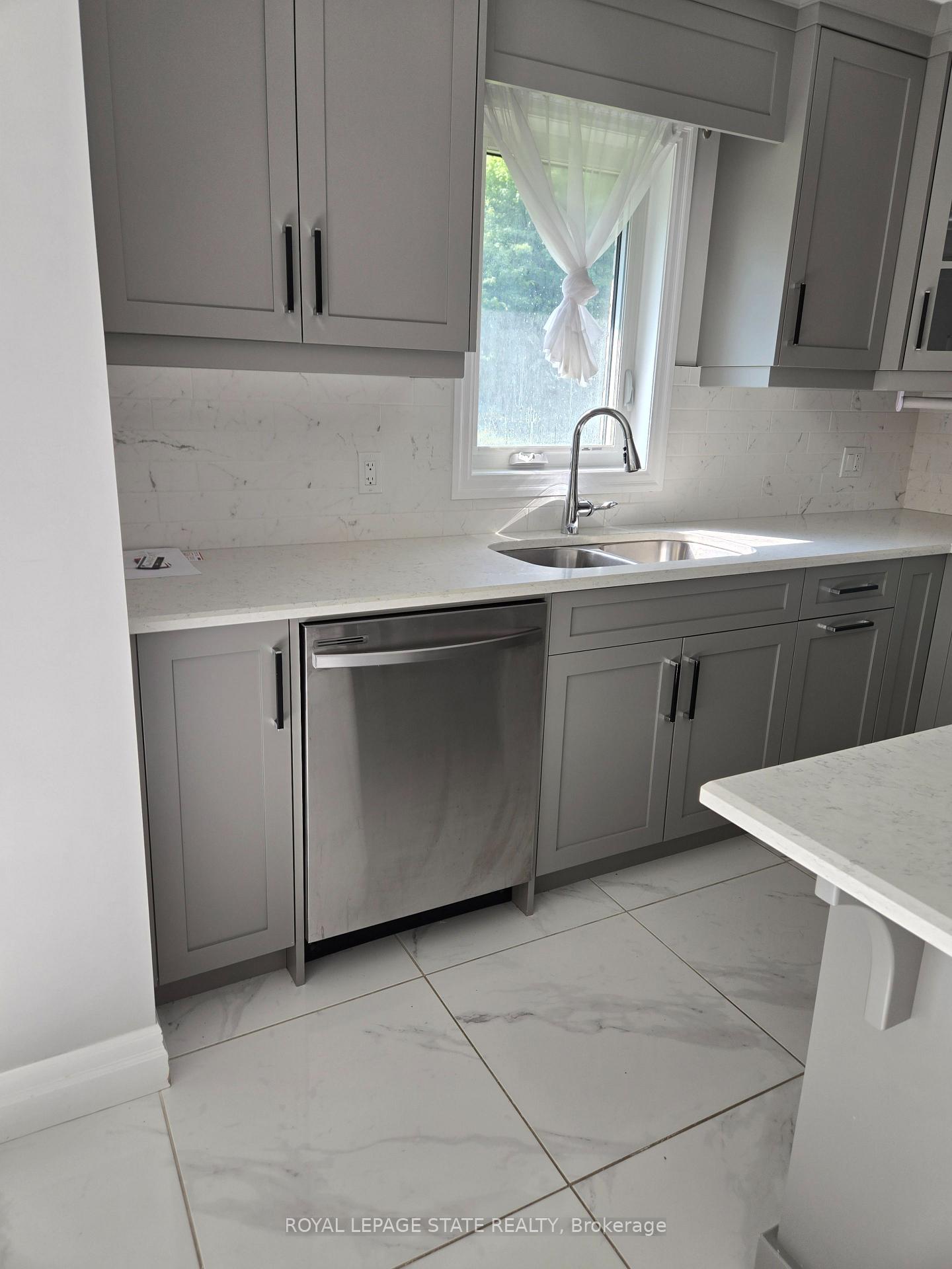 Photo 11 of 15 Dunning Way, St. Thomas — HOMEH