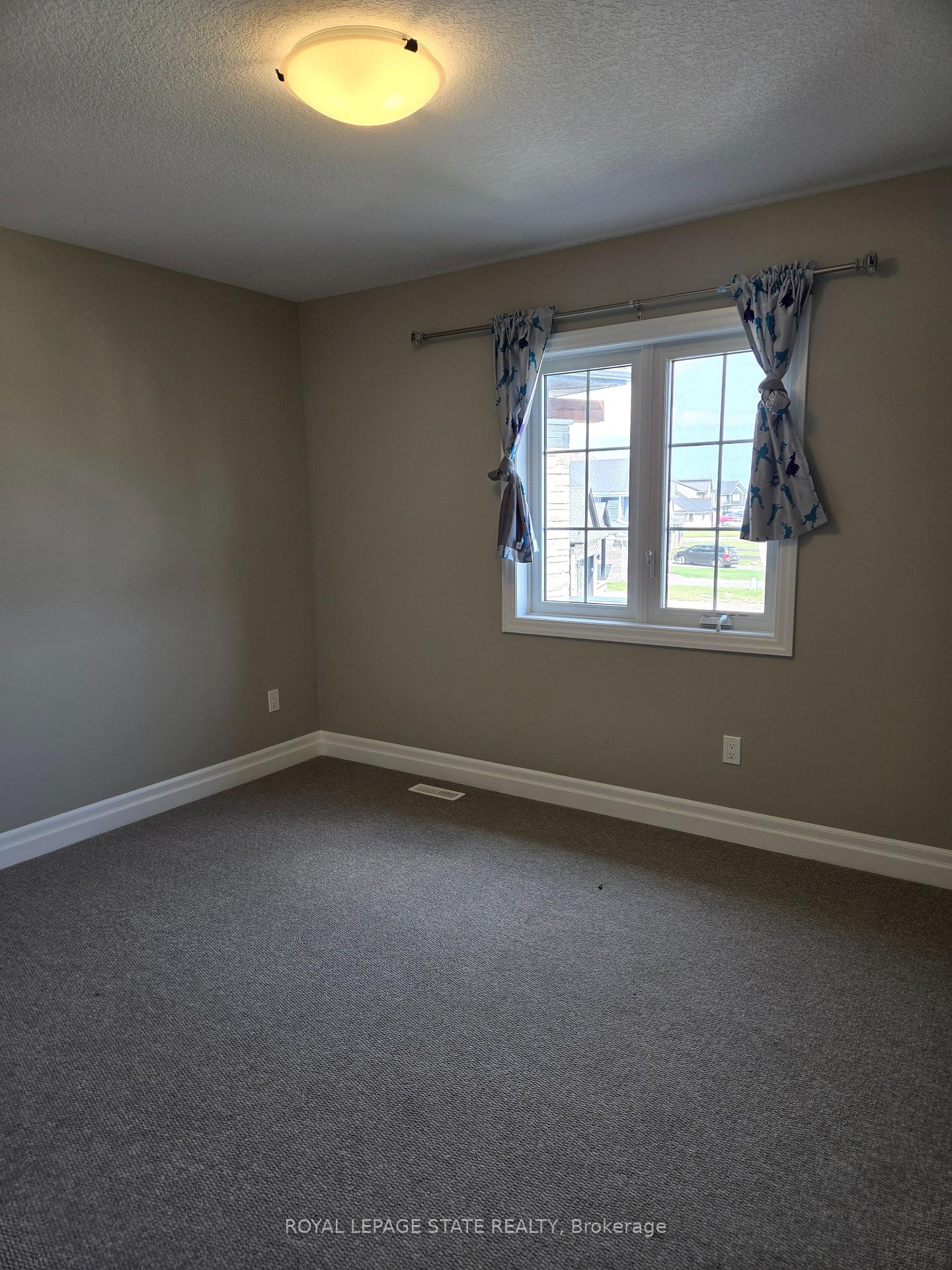 Photo 16 of 15 Dunning Way, St. Thomas — HOMEH