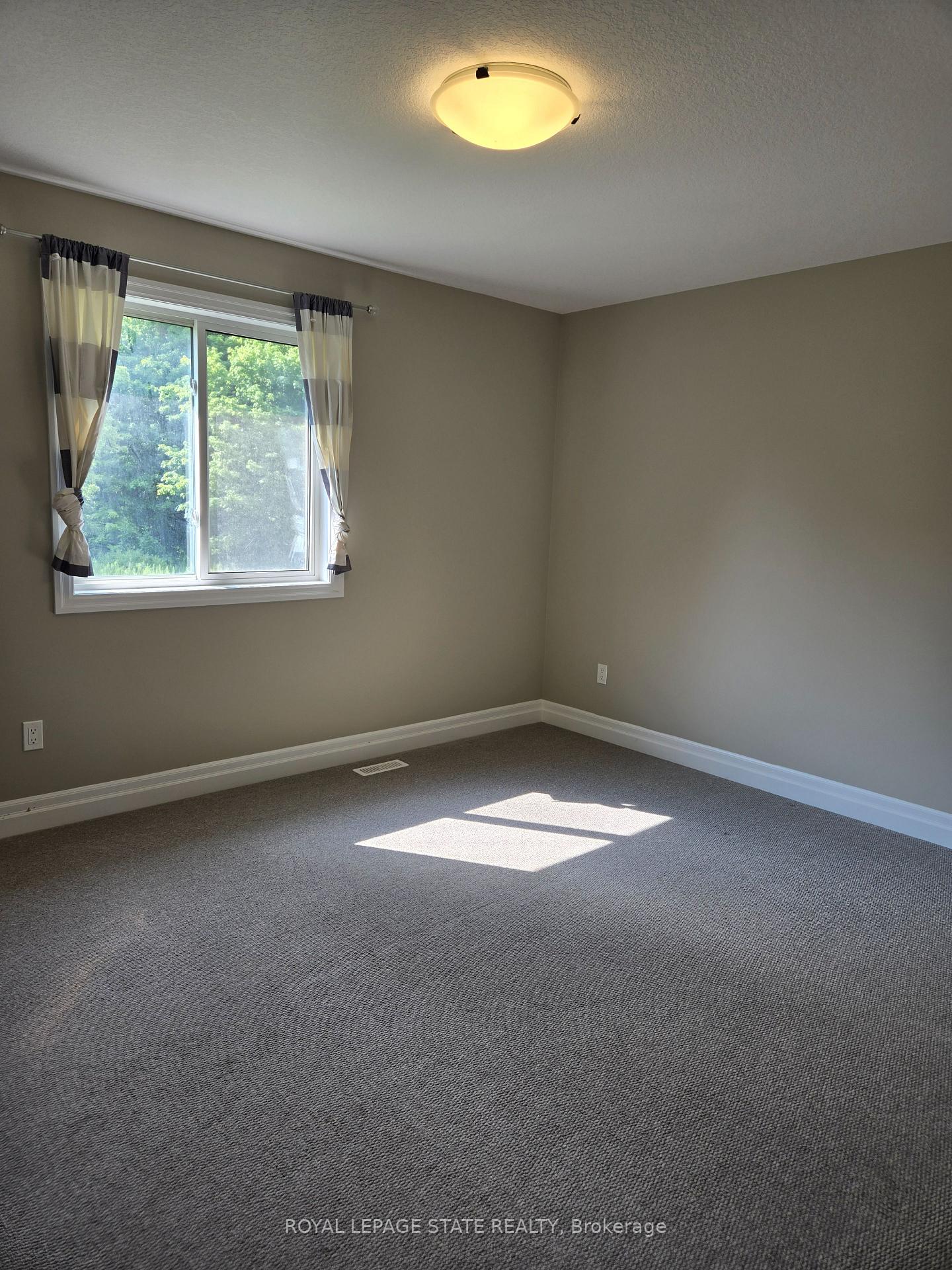 Photo 21 of 15 Dunning Way, St. Thomas — HOMEH