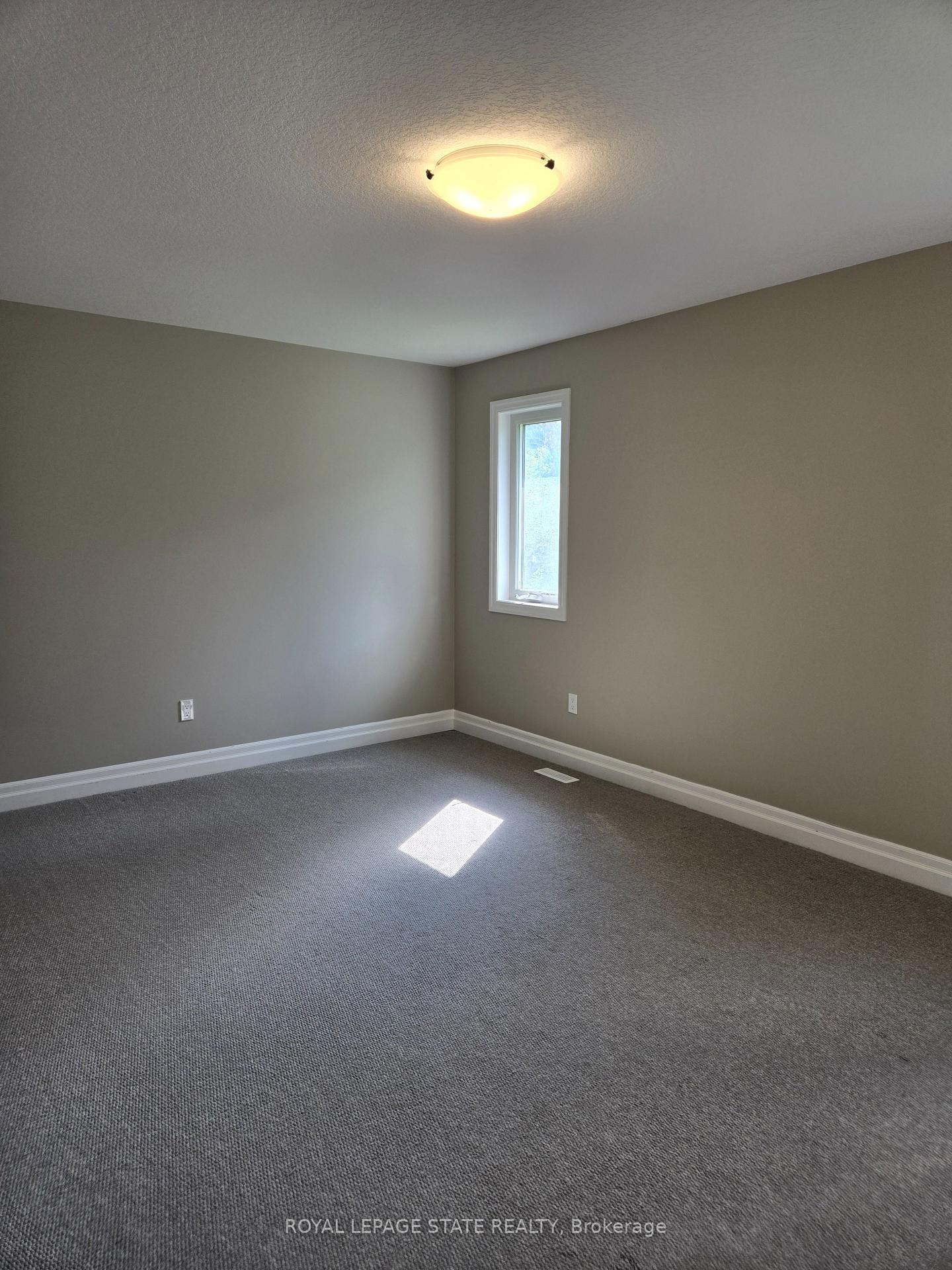 Photo 23 of 15 Dunning Way, St. Thomas — HOMEH
