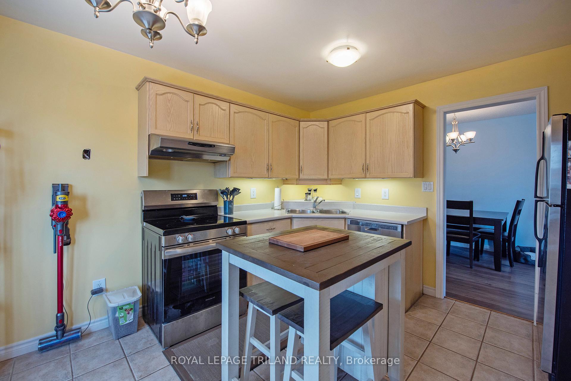 Photo 13 of 7 Golding Place, St. Thomas — HOMEH