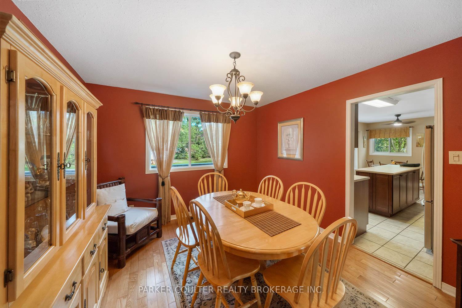 Photo 11 of 41 Lawrence Avenue, Springwater, Anten Mills — HOMEH