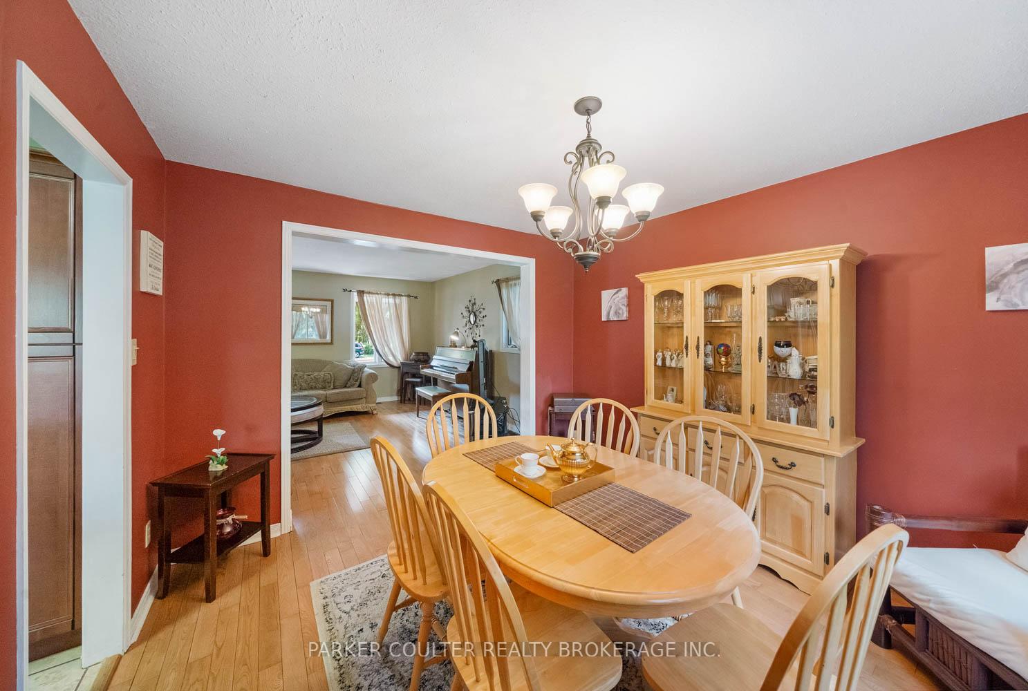 Photo 12 of 41 Lawrence Avenue, Springwater, Anten Mills — HOMEH