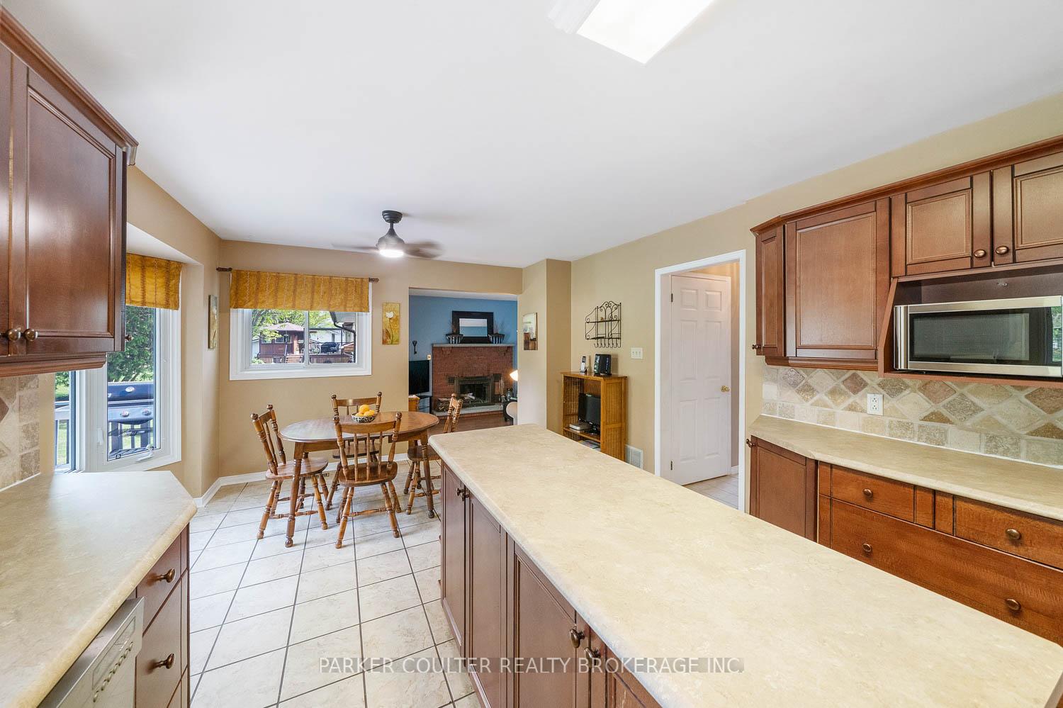 Photo 14 of 41 Lawrence Avenue, Springwater, Anten Mills — HOMEH
