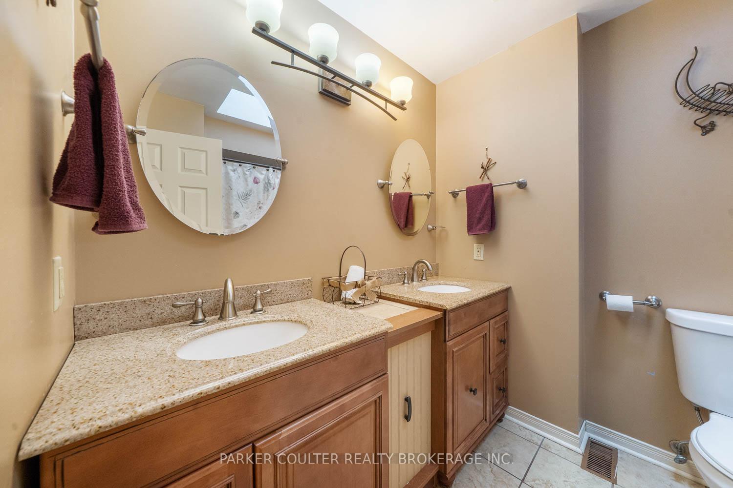 Photo 26 of 41 Lawrence Avenue, Springwater, Anten Mills — HOMEH