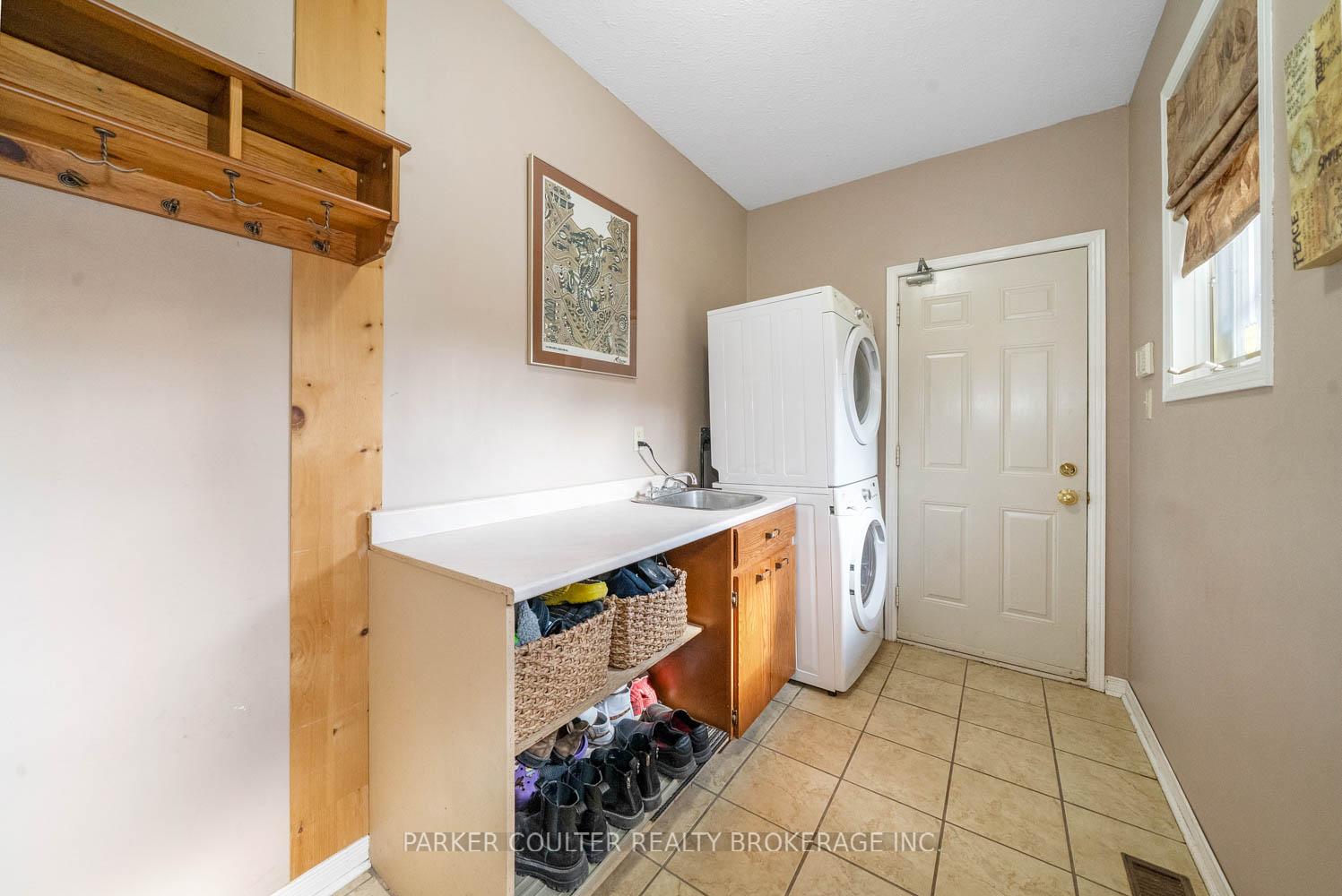 Photo 35 of 41 Lawrence Avenue, Springwater, Anten Mills — HOMEH