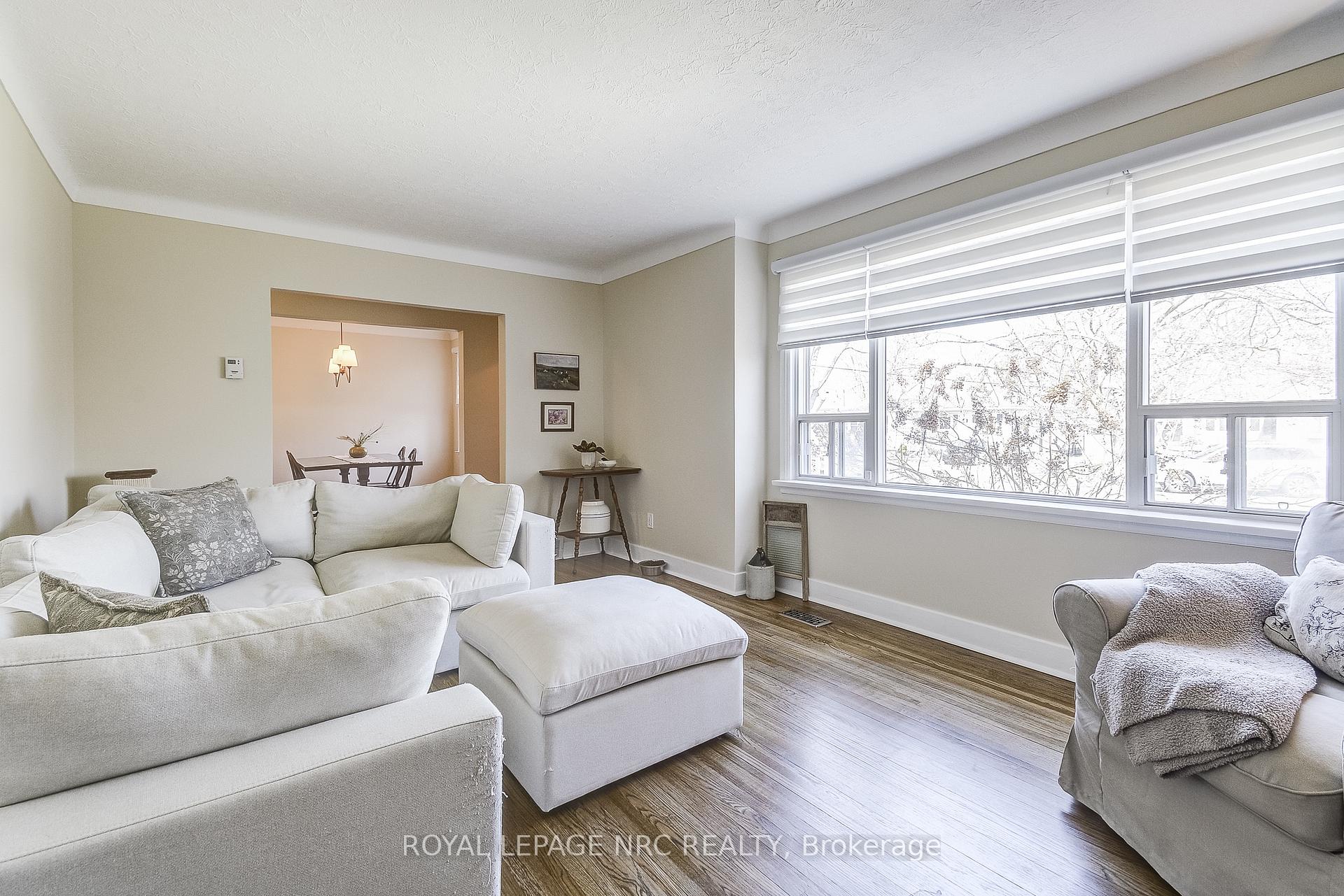 Photo 6 of 44 Windsor Road, St. Catharines, Vine/Linwell — HOMEH