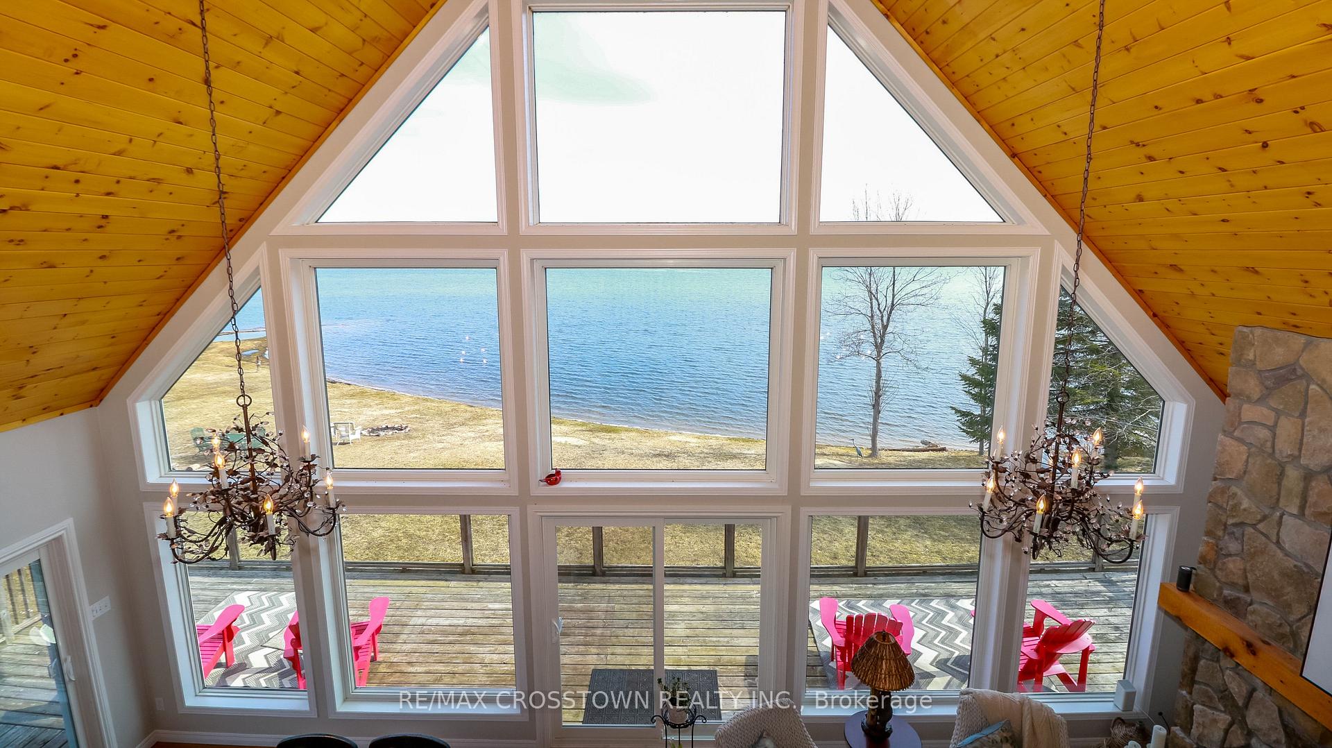 Photo 3 of 3093 Sandy Bend, Springwater, Rural Springwater — HOMEH