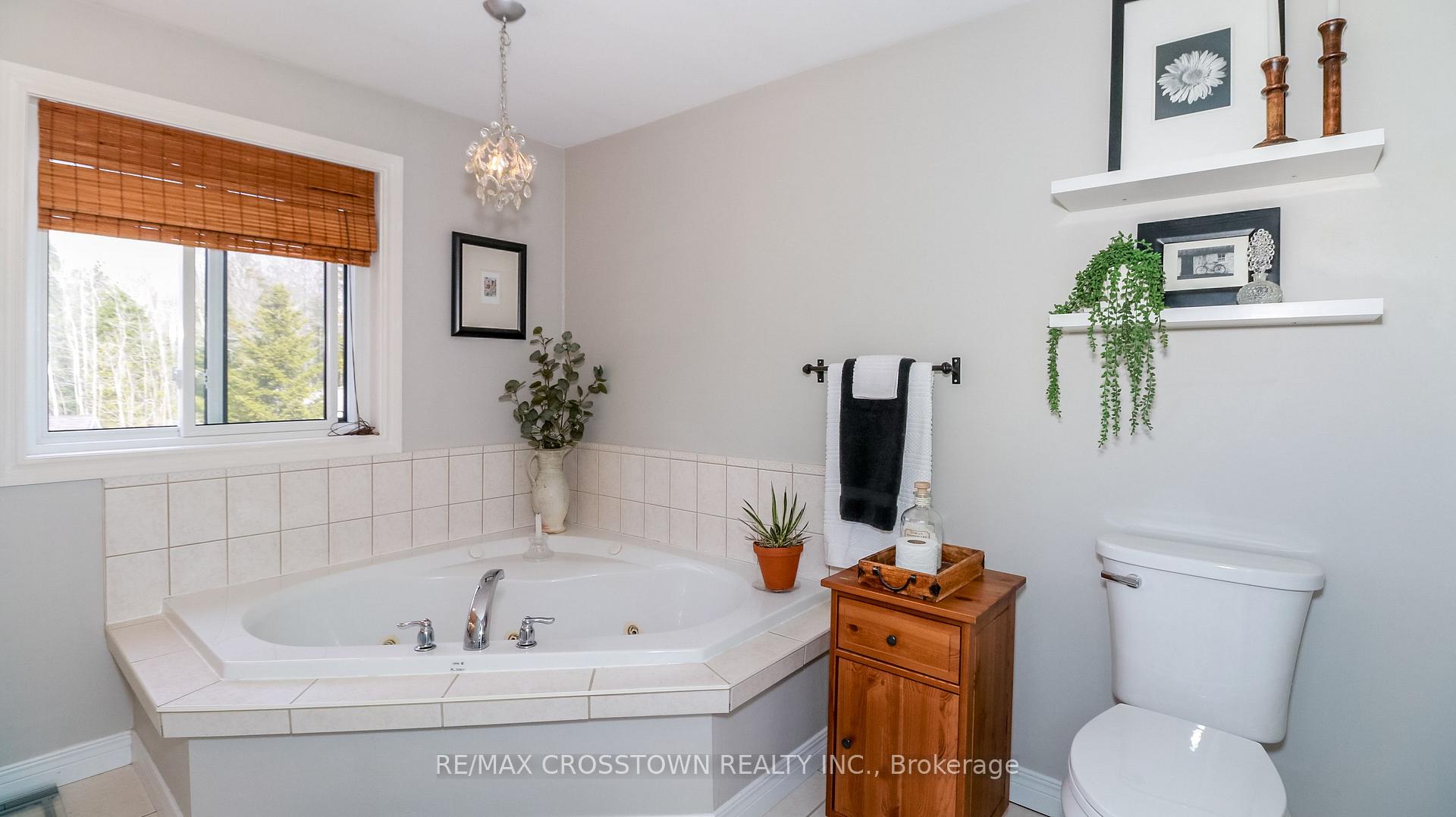 Photo 27 of 3093 Sandy Bend, Springwater, Rural Springwater — HOMEH