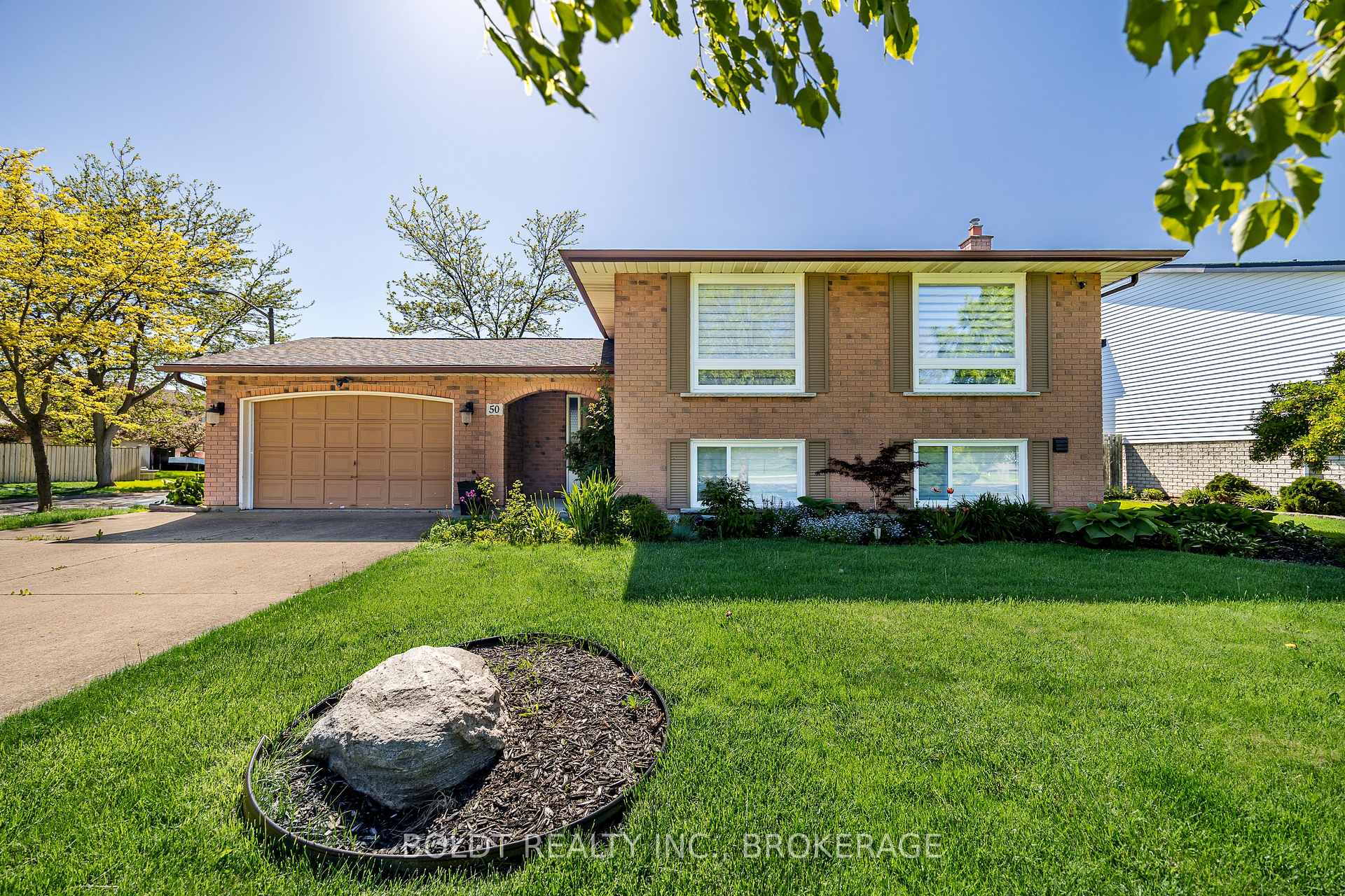 Photo 1 of Upper 50 Crestcombe Road, St. Catharines, Ridley — HOMEH