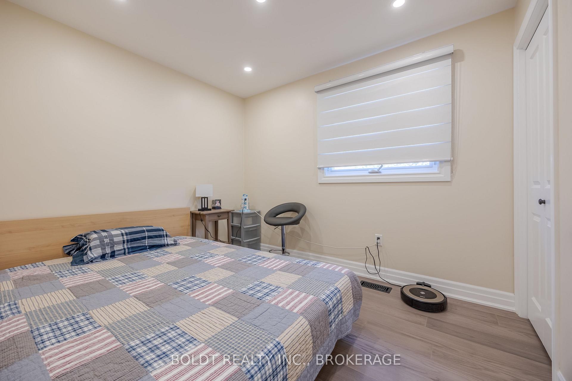 Photo 16 of Upper 50 Crestcombe Road, St. Catharines, Ridley — HOMEH