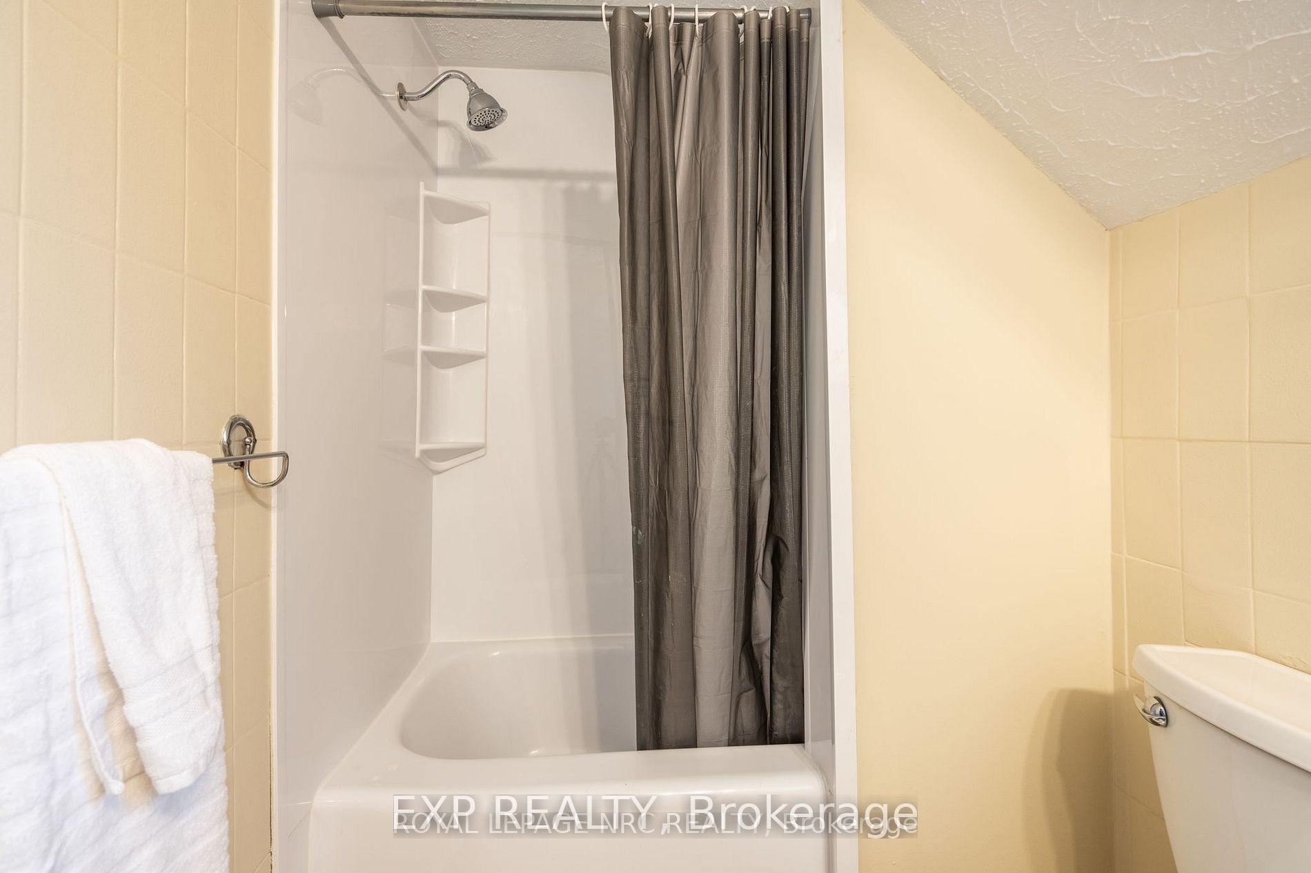 Photo 10 of 30 Wiley Street, St. Catharines, Downtown — HOMEH