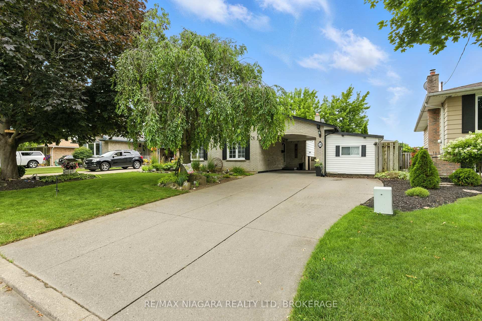 Photo 2 of 20 Centennial Drive, St. Catharines, Lakeport — HOMEH