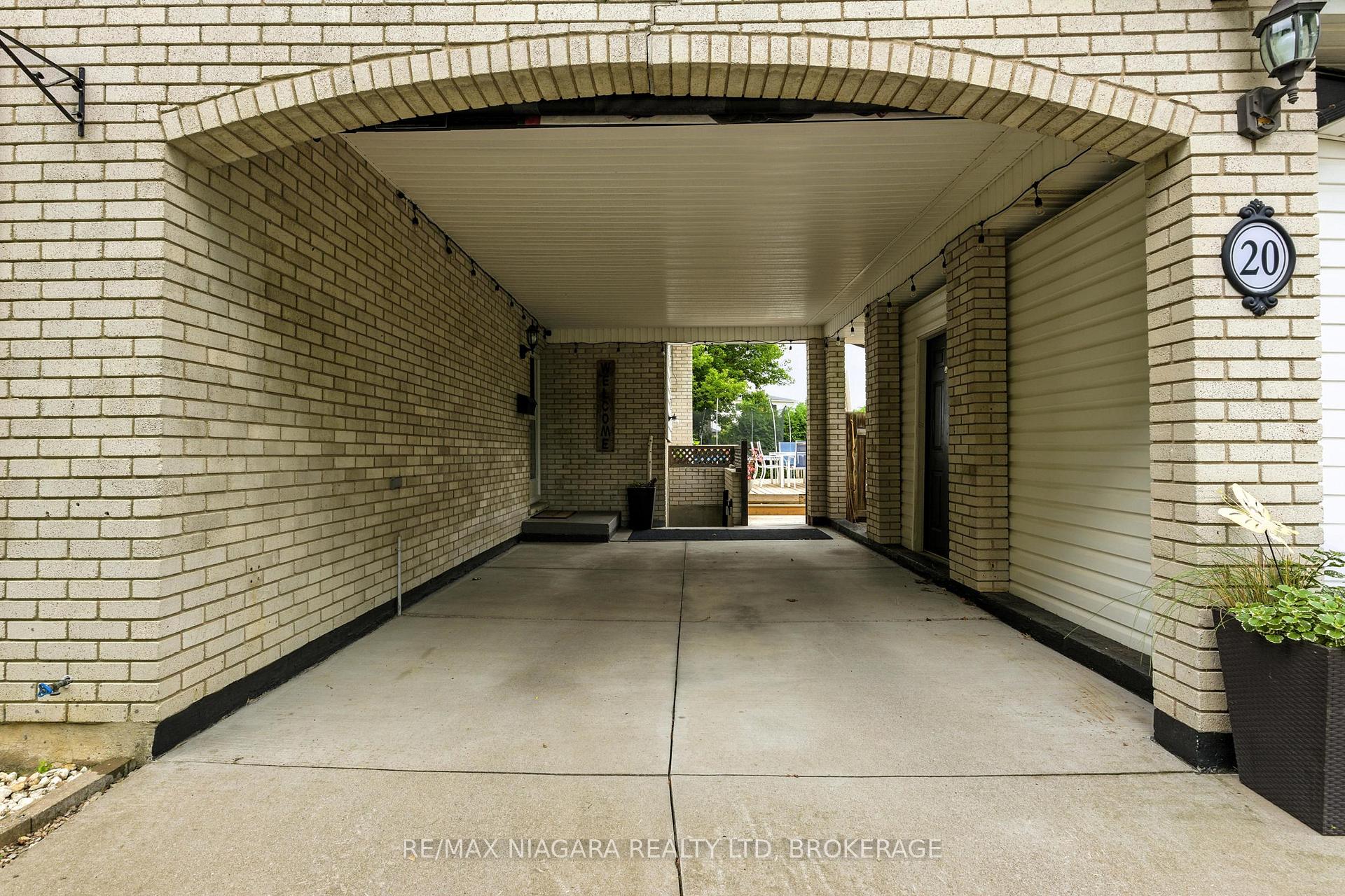 Photo 5 of 20 Centennial Drive, St. Catharines, Lakeport — HOMEH