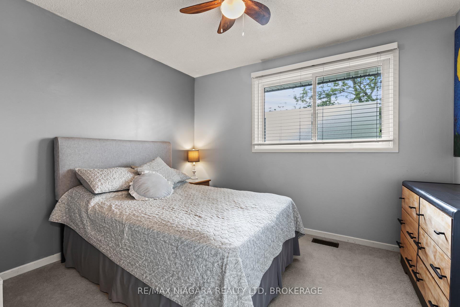 Photo 15 of 20 Centennial Drive, St. Catharines, Lakeport — HOMEH