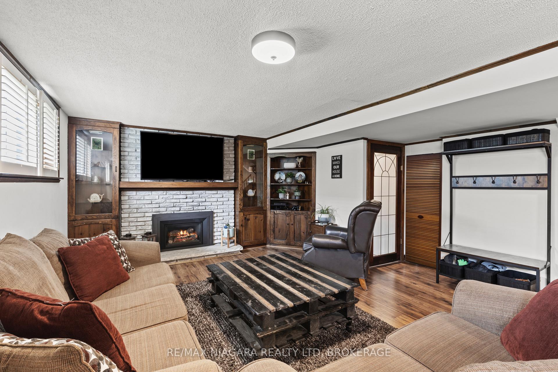 Photo 18 of 20 Centennial Drive, St. Catharines, Lakeport — HOMEH