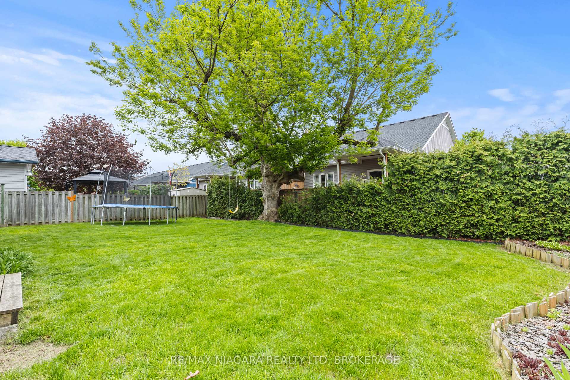 Photo 32 of 20 Centennial Drive, St. Catharines, Lakeport — HOMEH