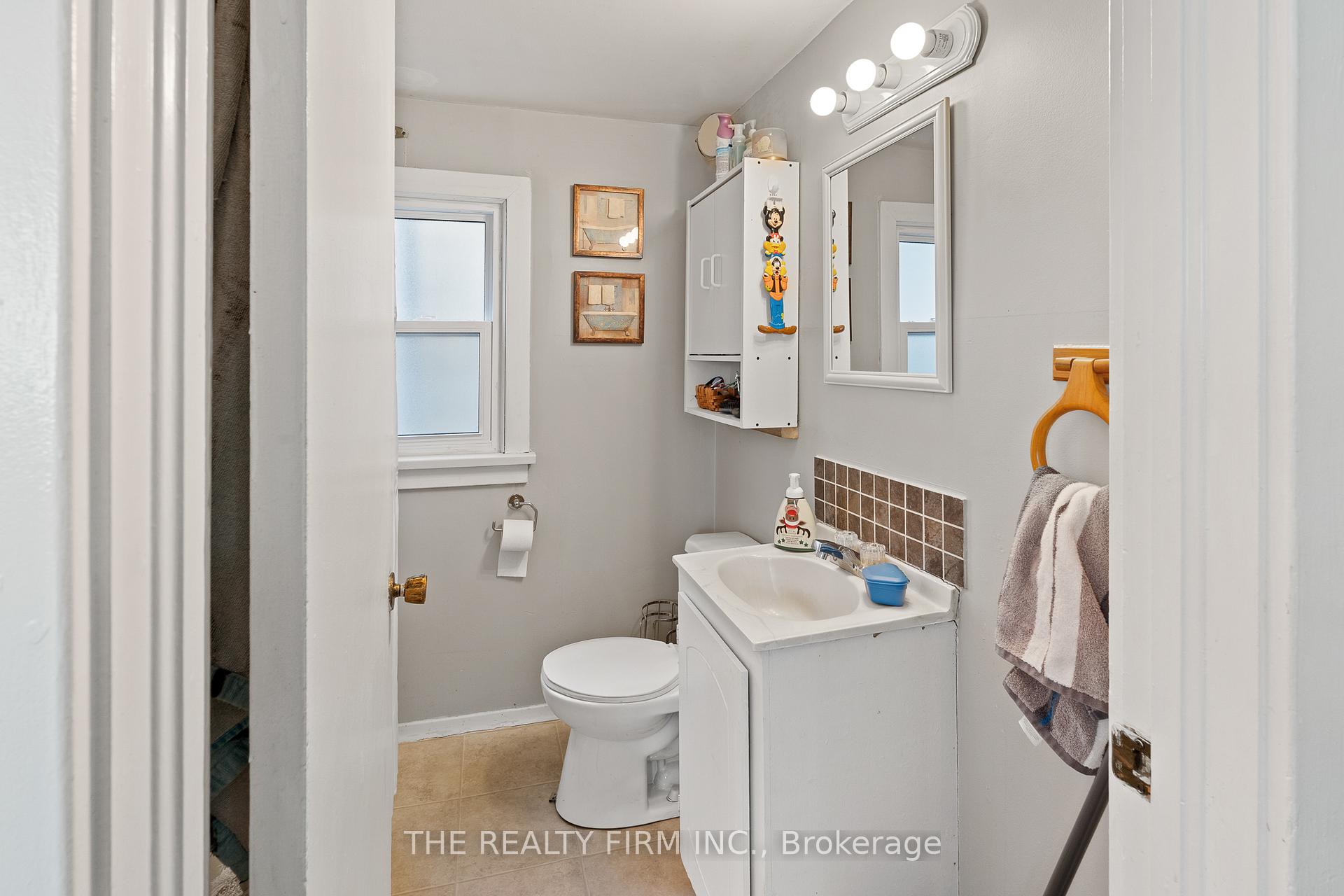 Photo 37 of 18 Fourth Avenue, St. Thomas — HOMEH