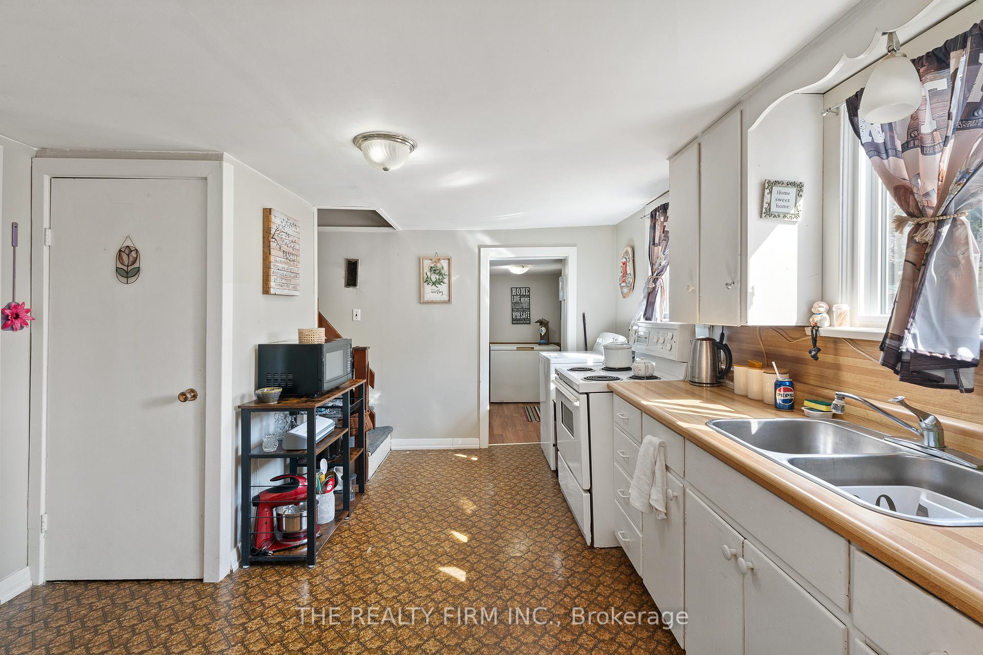 Photo 38 of 18 Fourth Avenue, St. Thomas — HOMEH