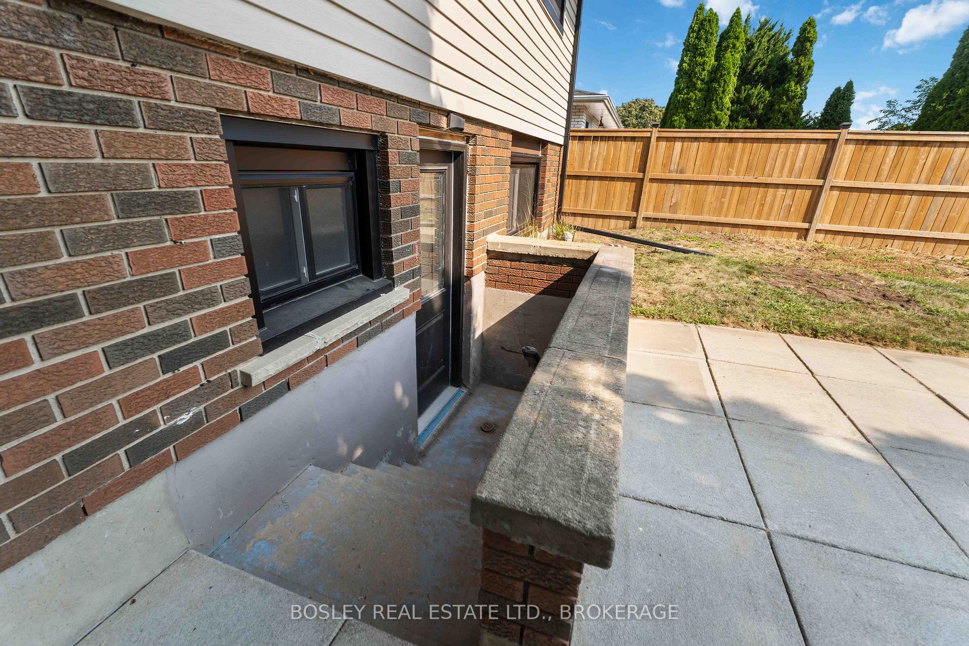 Photo 43 of 96 Windward Street, St. Catharines, Carlton/Bunting — HOMEH