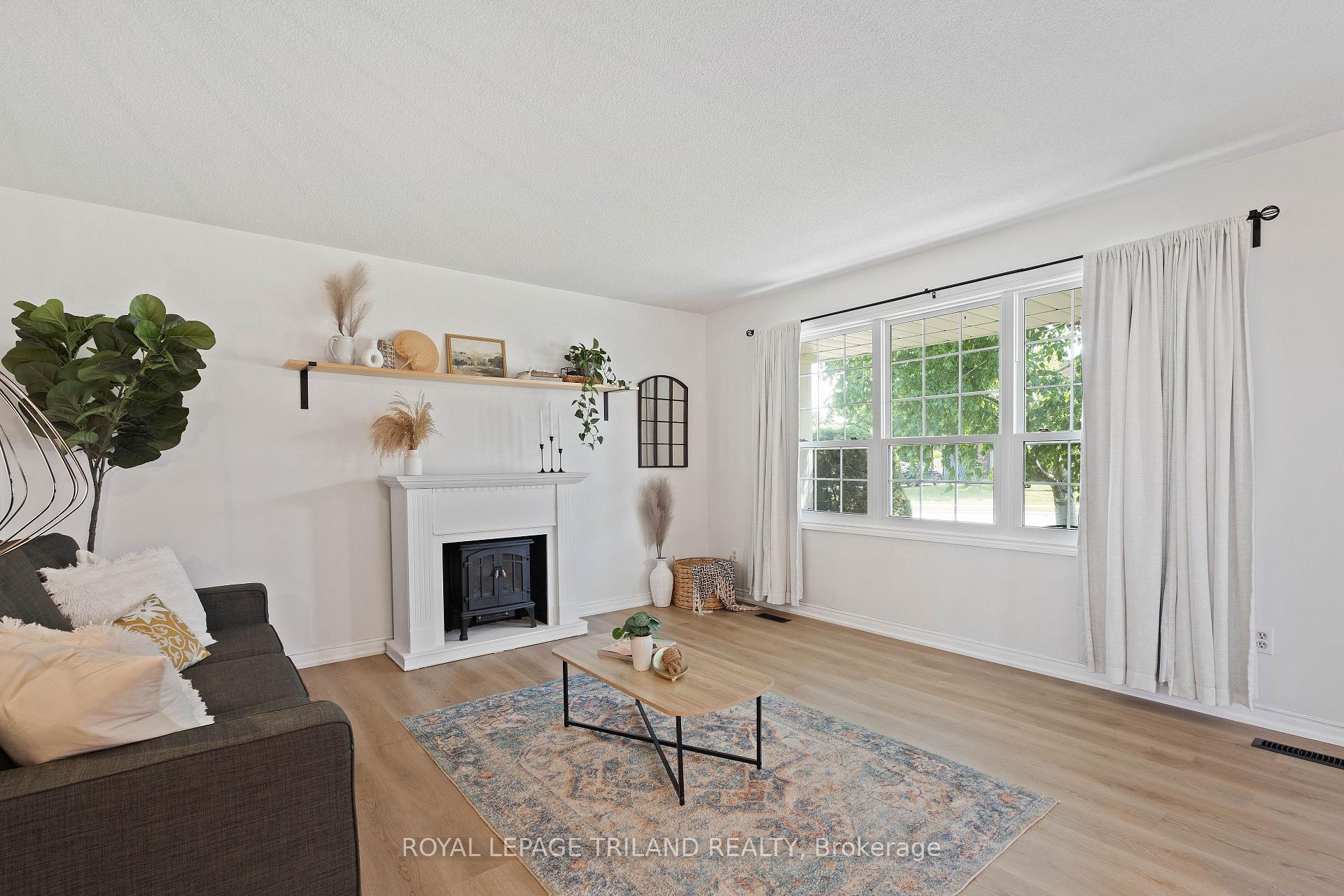 Photo 11 of 126 Highview Drive, St. Thomas — HOMEH