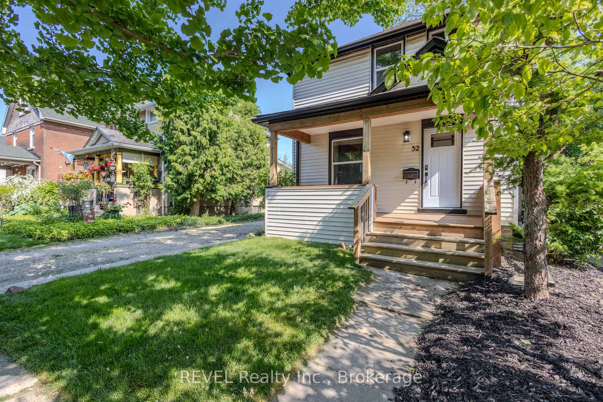 Photo 3 of 52 Albert Street, St. Catharines, Downtown — HOMEH
