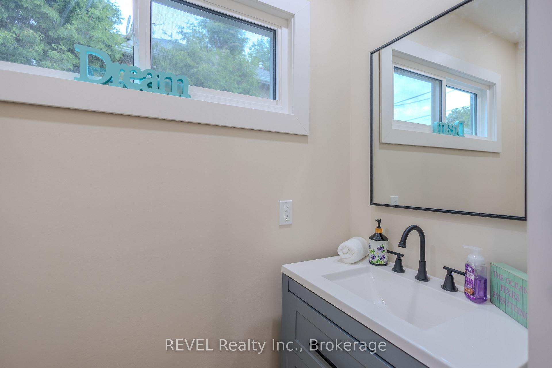 Photo 11 of 52 Albert Street, St. Catharines, Downtown — HOMEH