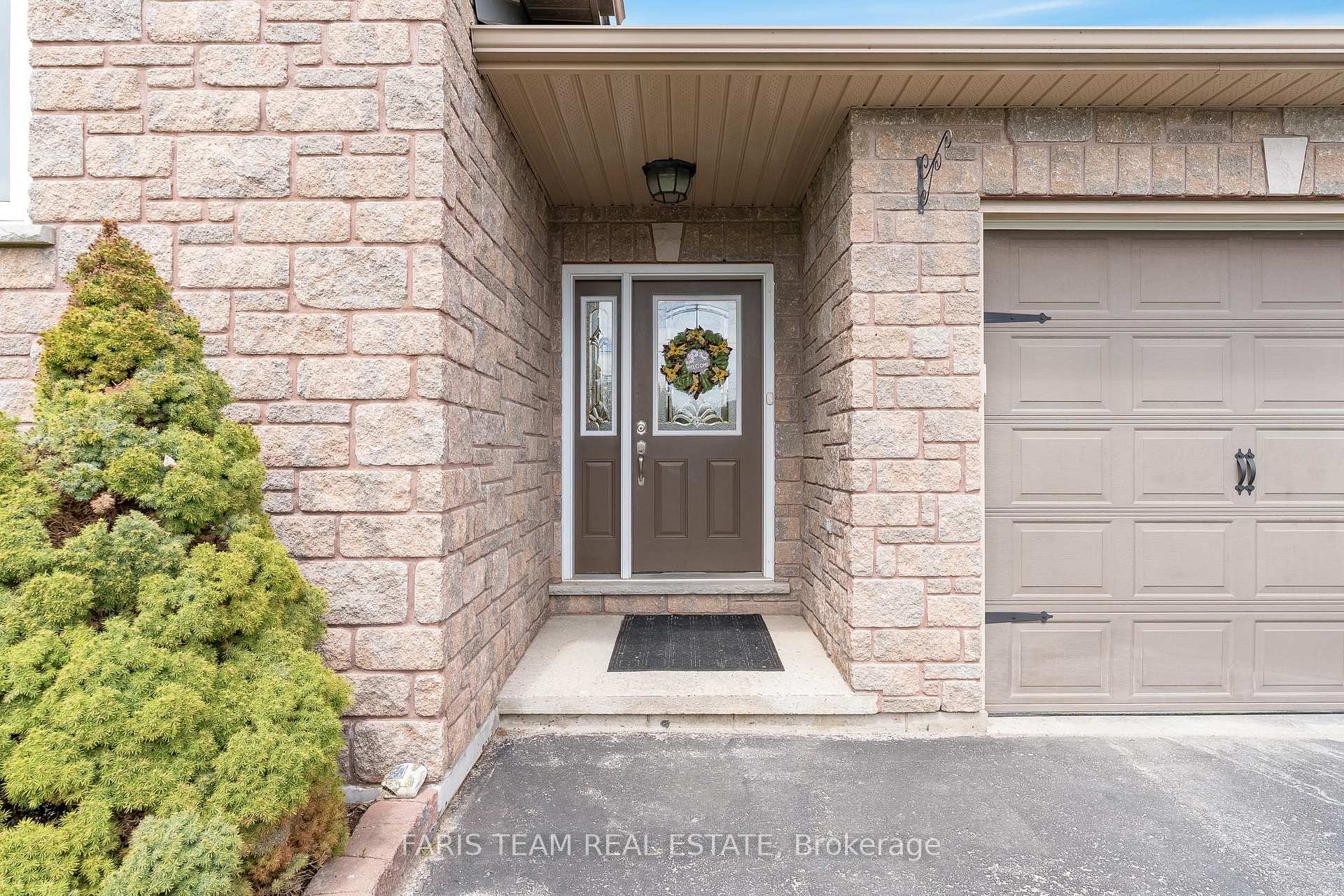 Photo 4 of 1032 Flos Road 4 E, Springwater, Phelpston — HOMEH