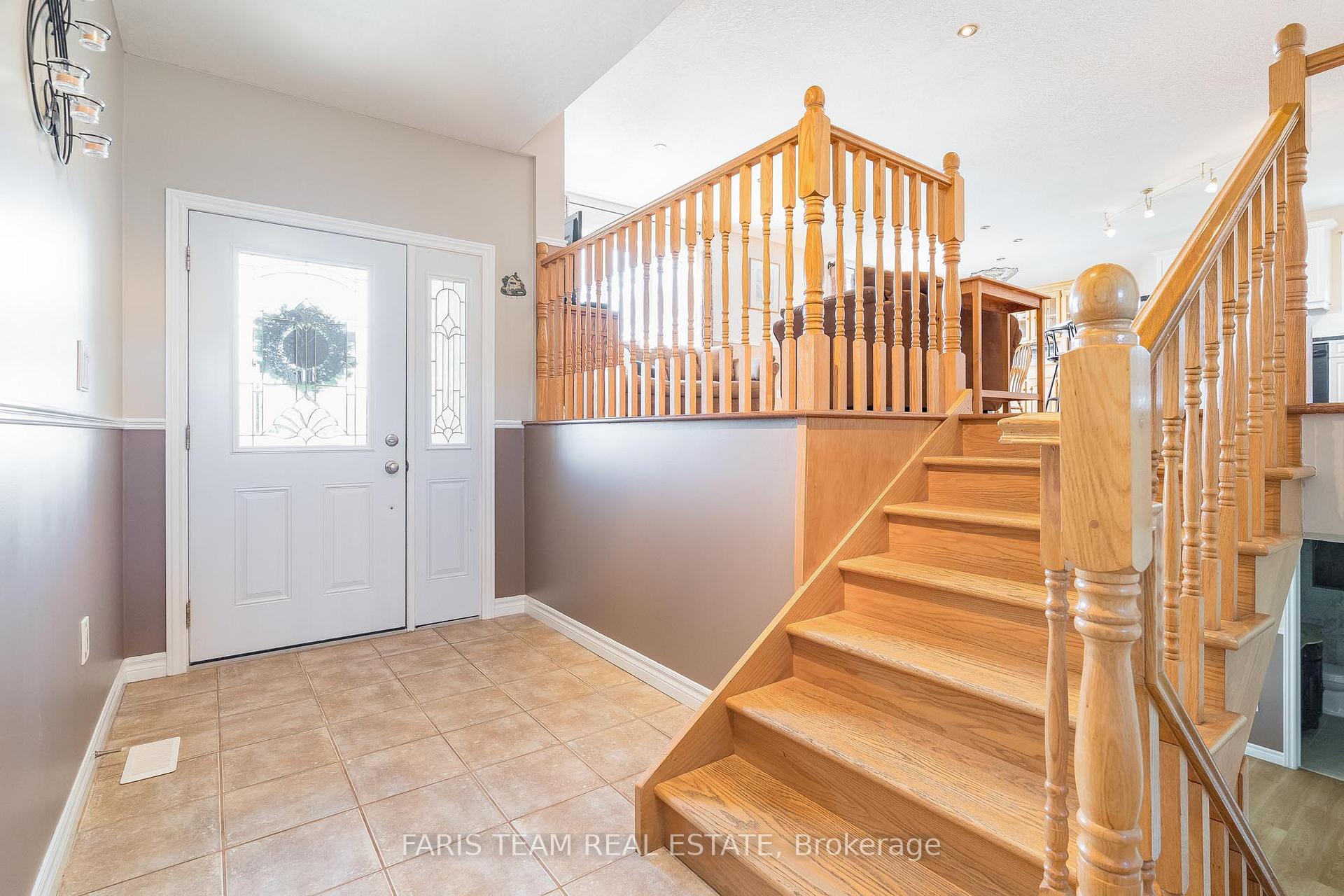 Photo 5 of 1032 Flos Road 4 E, Springwater, Phelpston — HOMEH