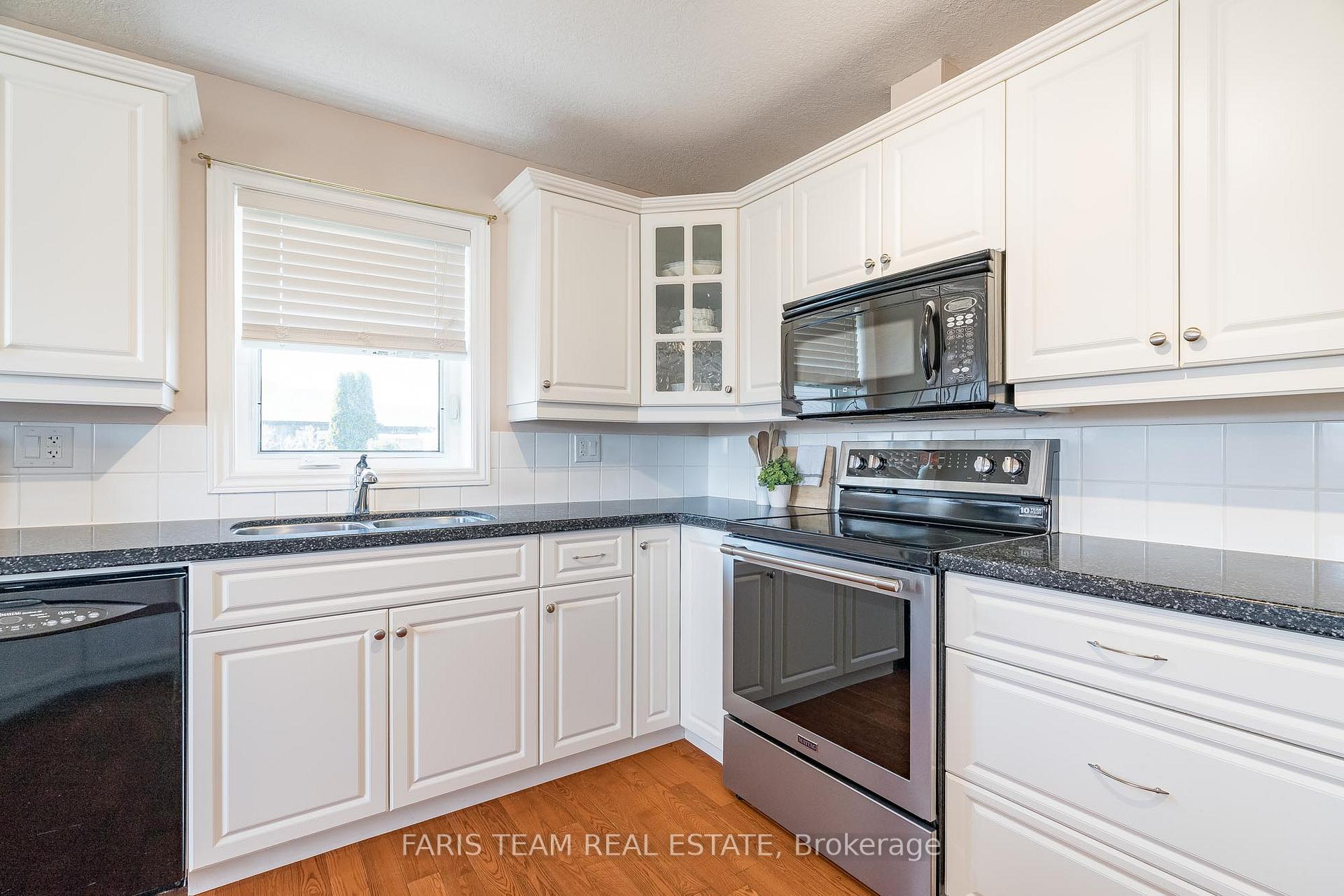 Photo 8 of 1032 Flos Road 4 E, Springwater, Phelpston — HOMEH