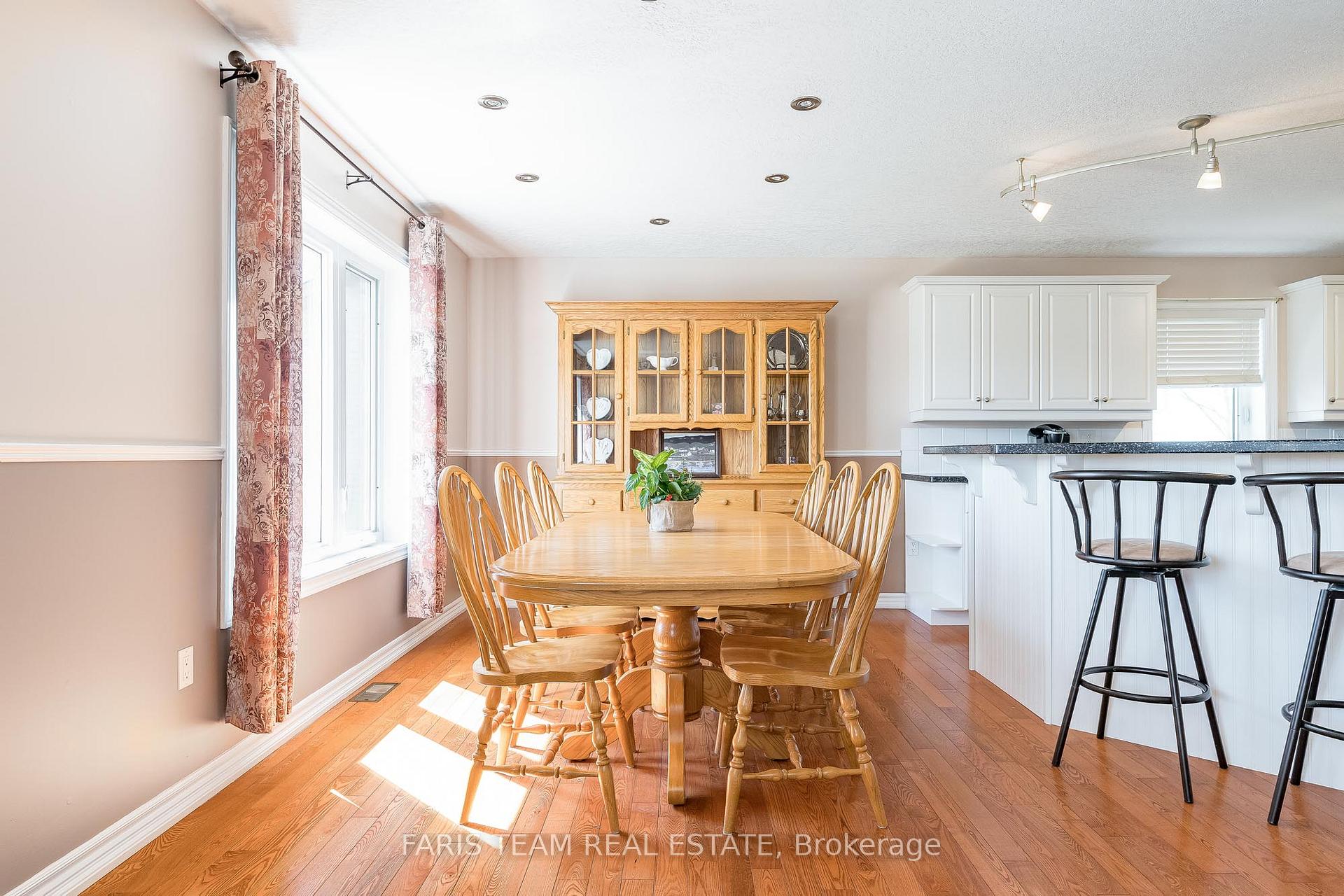 Photo 11 of 1032 Flos Road 4 E, Springwater, Phelpston — HOMEH