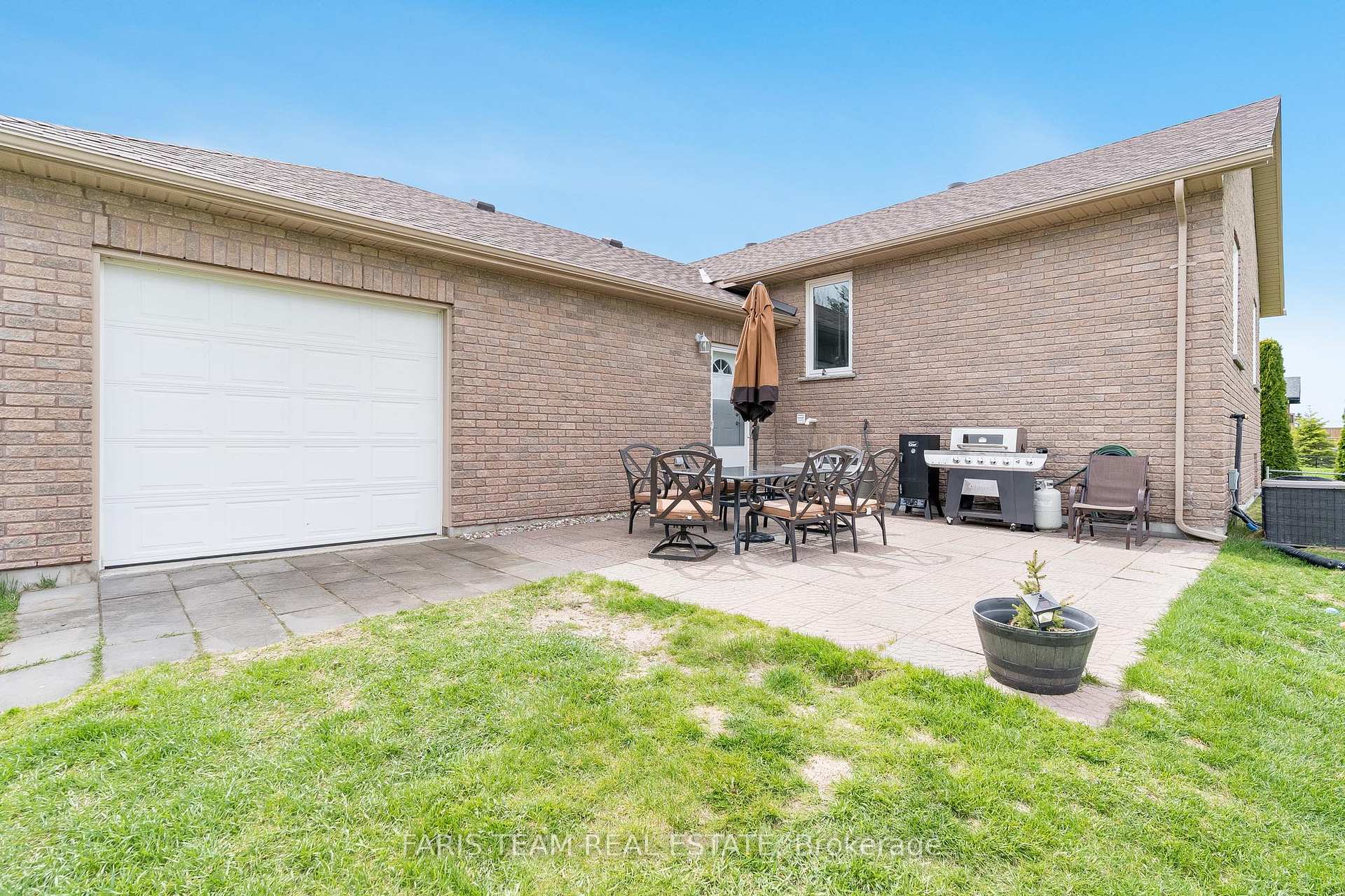 Photo 26 of 1032 Flos Road 4 E, Springwater, Phelpston — HOMEH
