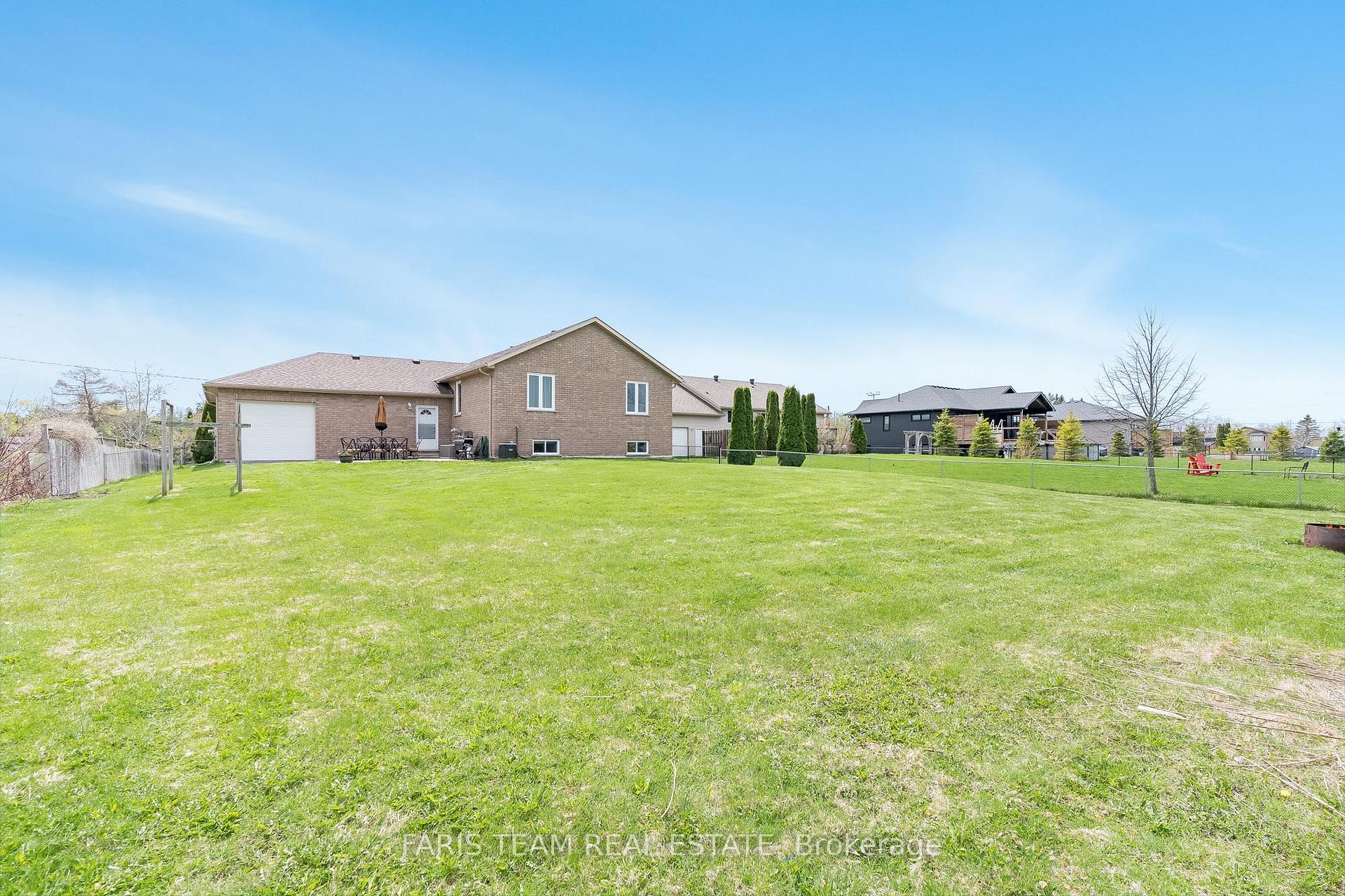 Photo 28 of 1032 Flos Road 4 E, Springwater, Phelpston — HOMEH