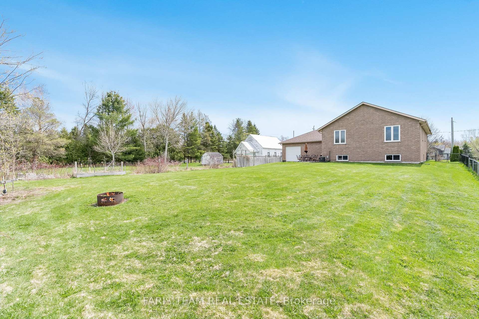 Photo 29 of 1032 Flos Road 4 E, Springwater, Phelpston — HOMEH