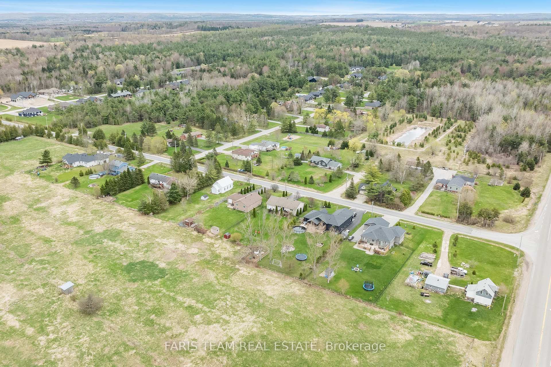 Photo 33 of 1032 Flos Road 4 E, Springwater, Phelpston — HOMEH