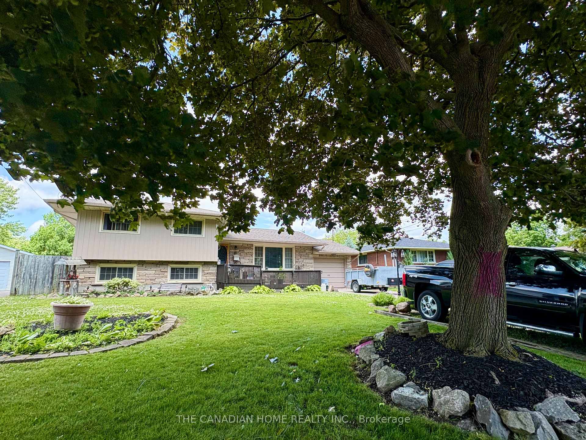 Photo 1 of 37 Viking Drive, St. Catharines, Bunting/Linwell — HOMEH