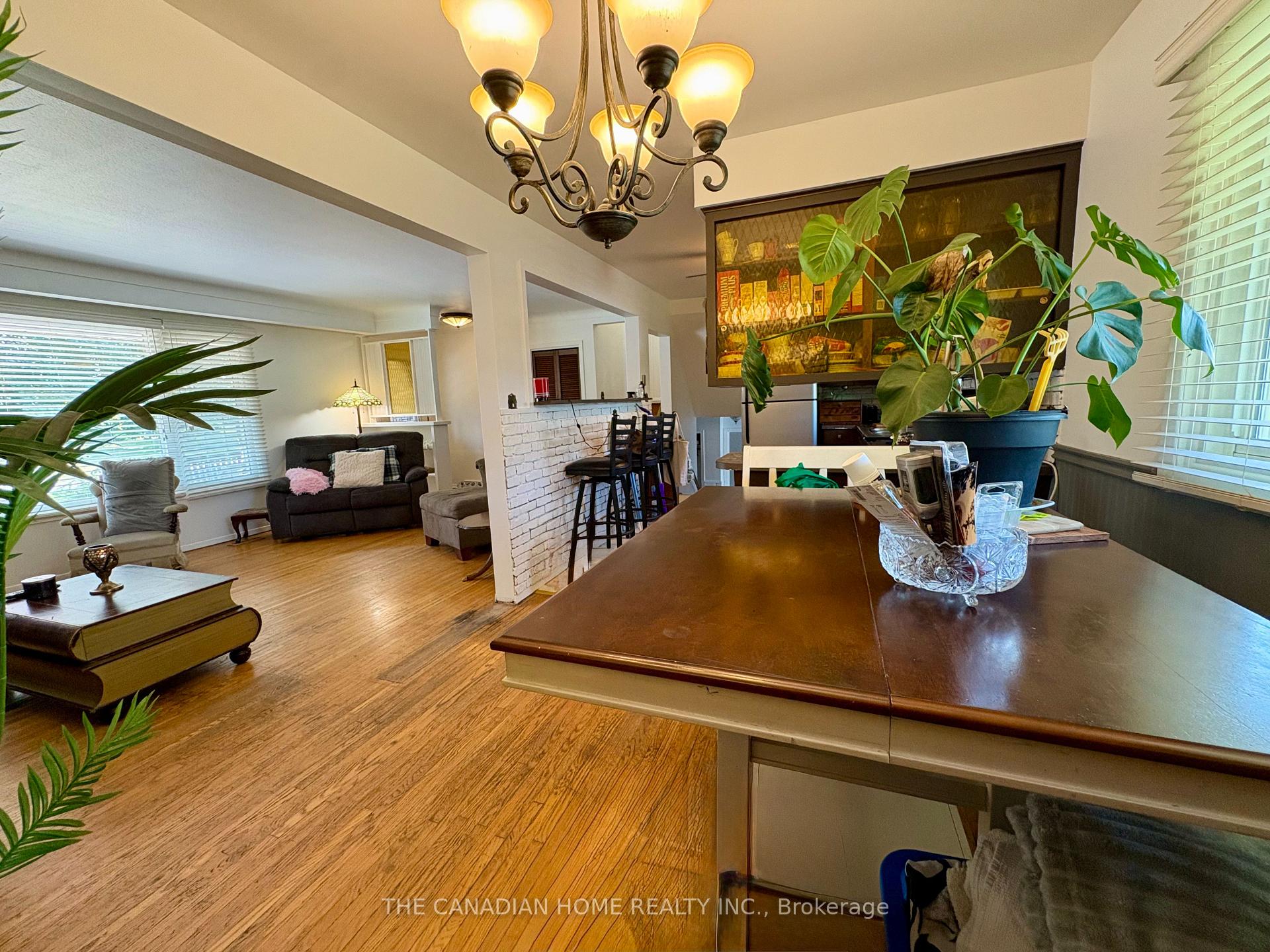 Photo 6 of 37 Viking Drive, St. Catharines, Bunting/Linwell — HOMEH