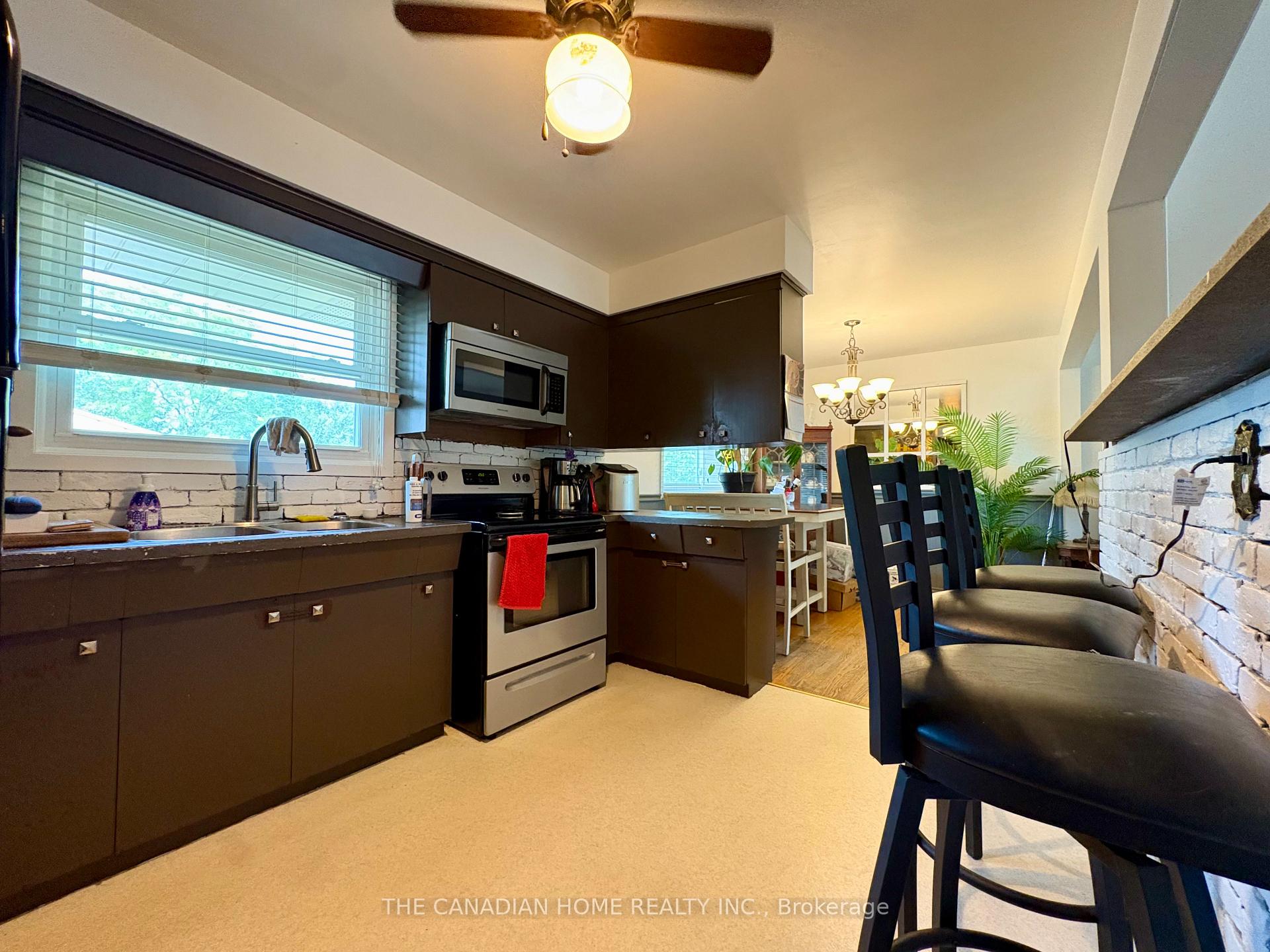 Photo 8 of 37 Viking Drive, St. Catharines, Bunting/Linwell — HOMEH