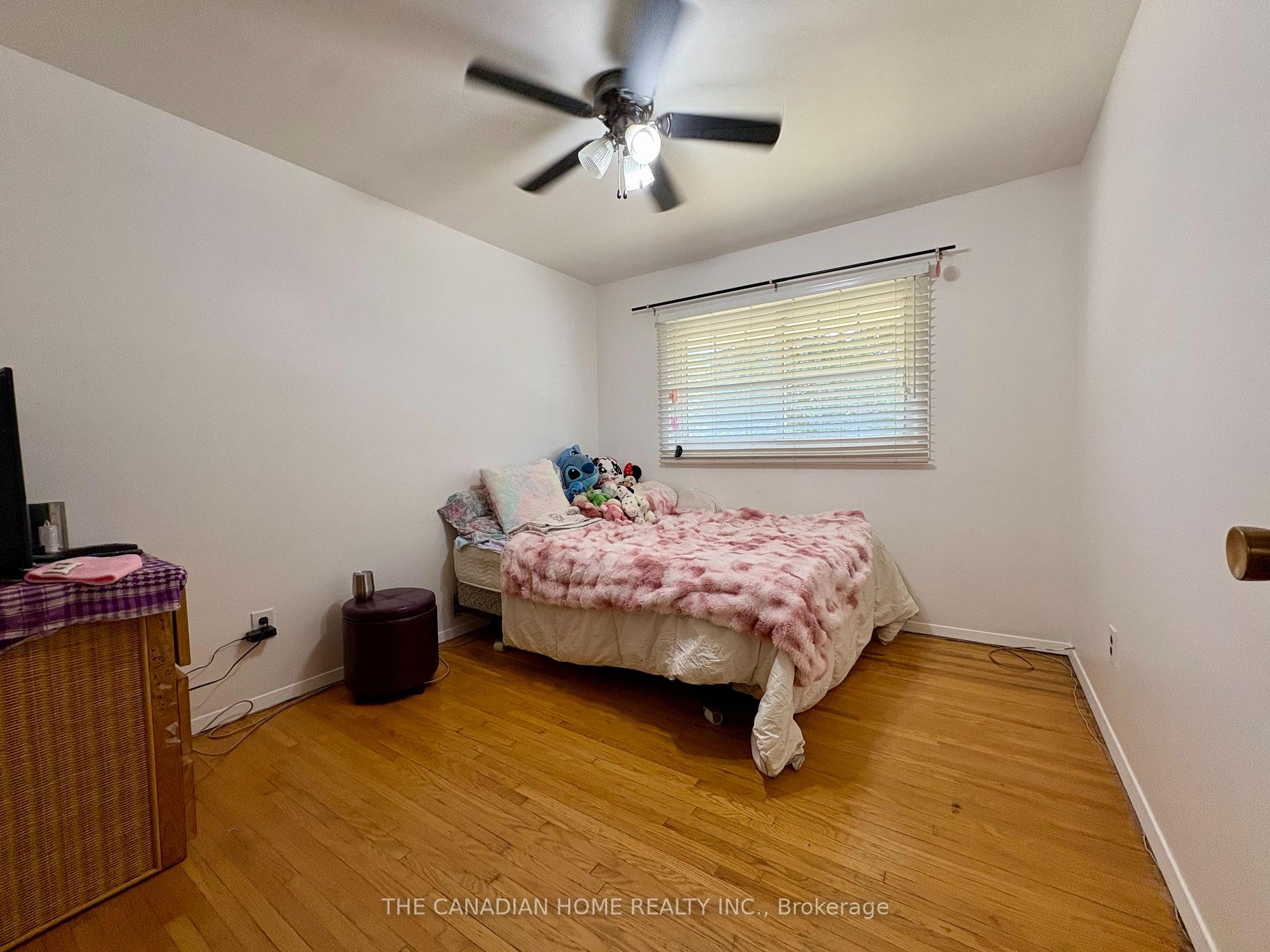 Photo 16 of 37 Viking Drive, St. Catharines, Bunting/Linwell — HOMEH